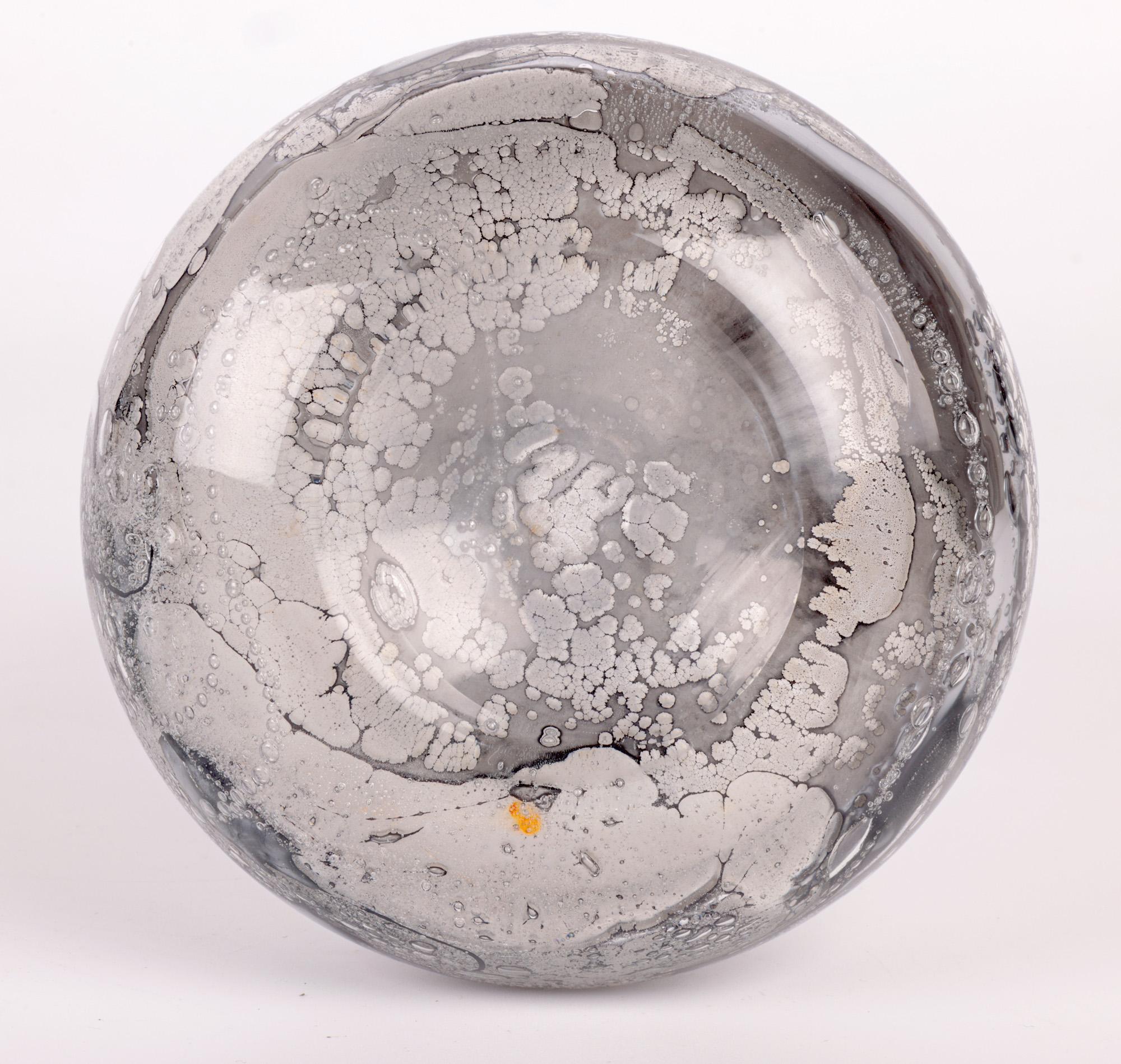 Vase d'acinthe Schleiergraphit Art Glass de Peill & Putzler du milieu du siècle dernier  en vente 6