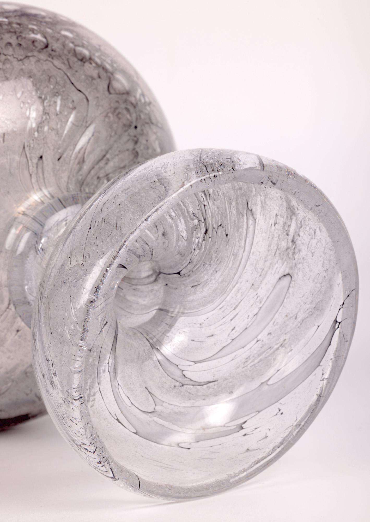 Verre d'art Vase d'acinthe Schleiergraphit Art Glass de Peill & Putzler du milieu du siècle dernier  en vente