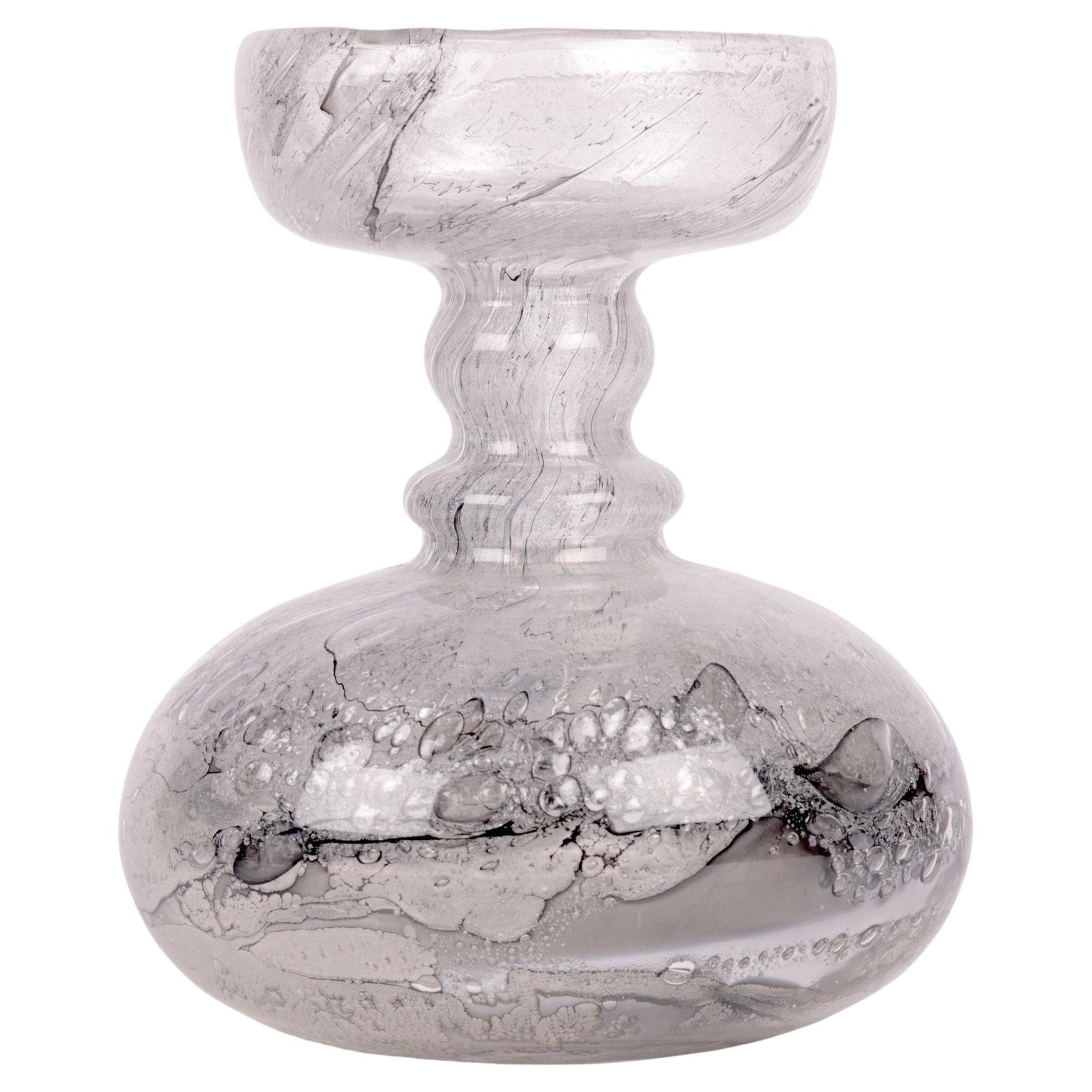 Vase d'acinthe Schleiergraphit Art Glass de Peill & Putzler du milieu du siècle dernier 