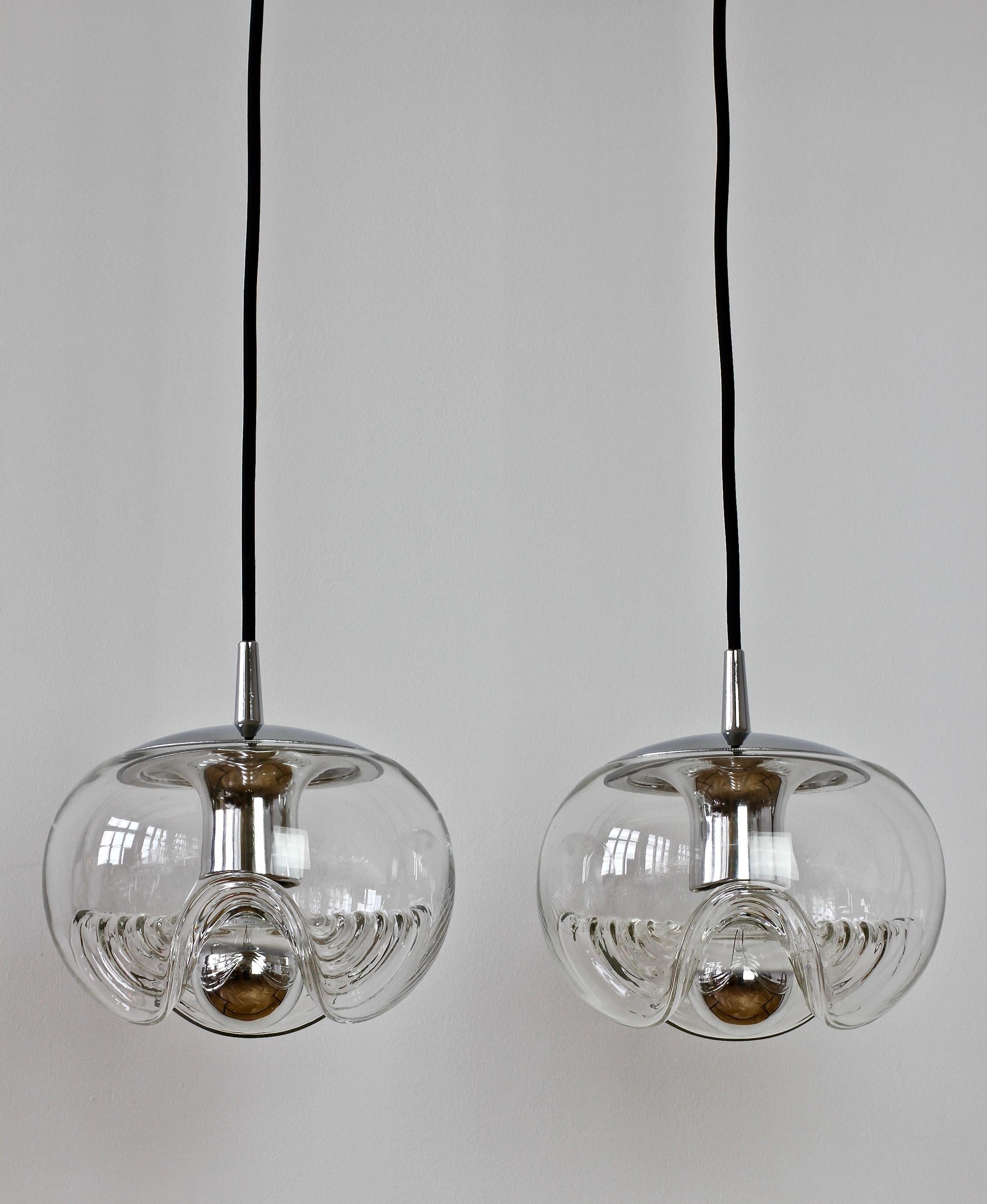 Fine XX secolo Peill & Putzler Coppia di pendenti biomorfi in vetro trasparente 