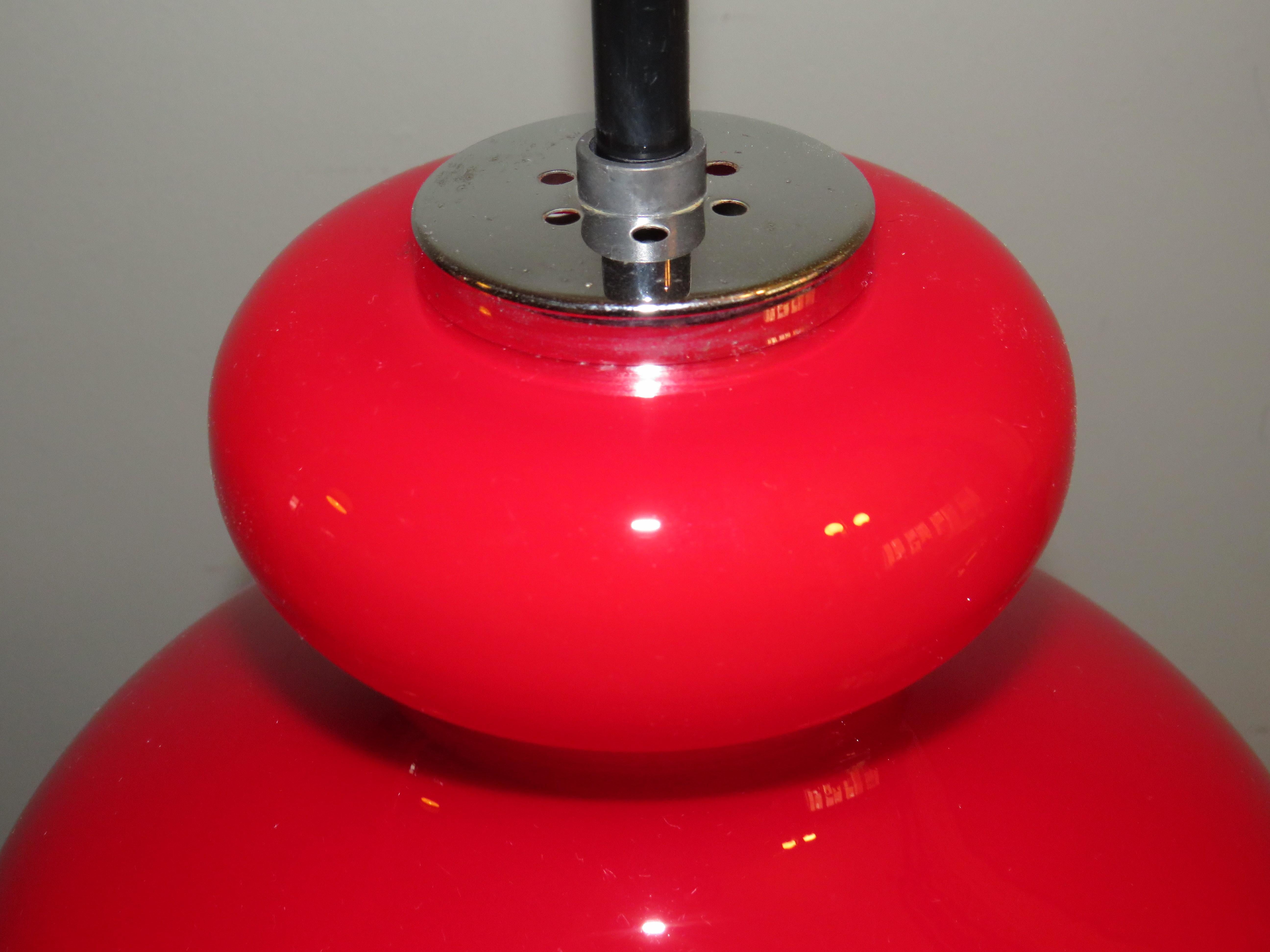 Ère spatiale Lampe suspendue en verre rouge Peill & Putzler, Allemagne 1960-1970 en vente