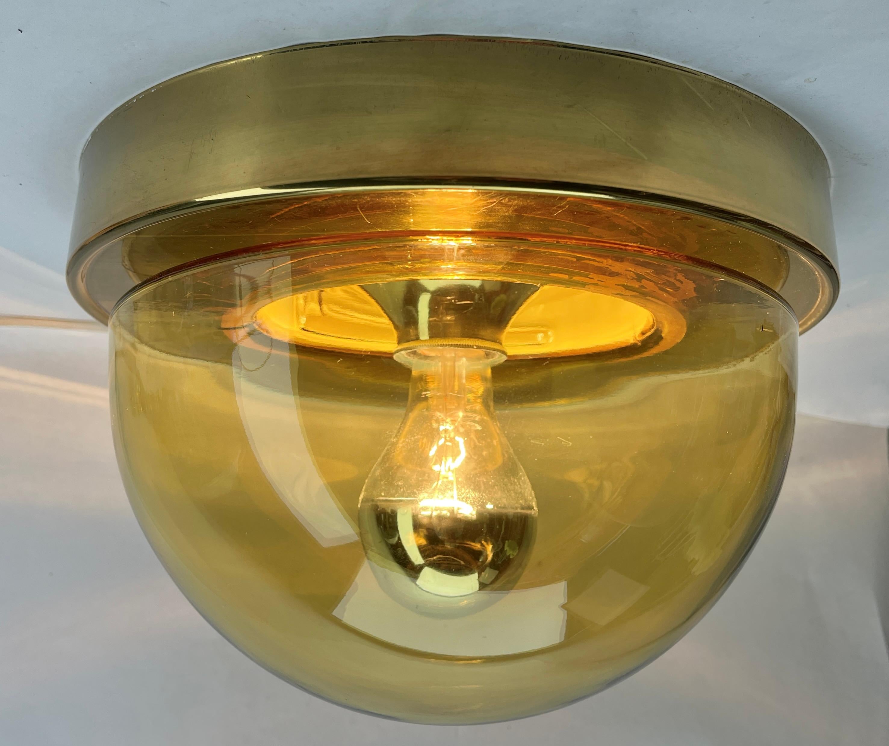 Lámpara Splash de Peill & Putzler, aplique o plafón escultórico tridimensional de mediados de siglo

Esta espectacular y llamativa lámpara escultural 3D de pared (o techo) se diseñó específicamente para su uso con una bombilla de espejo (aún