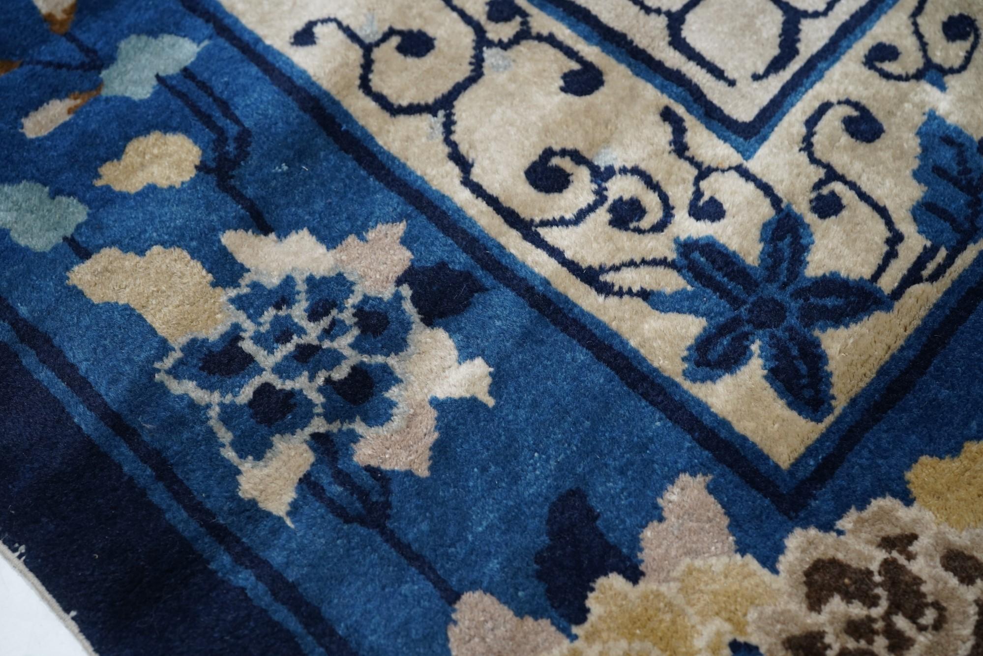 Tapis pékinois ancien 12'0'' x 14'7'' Excellent état - En vente à New York, NY