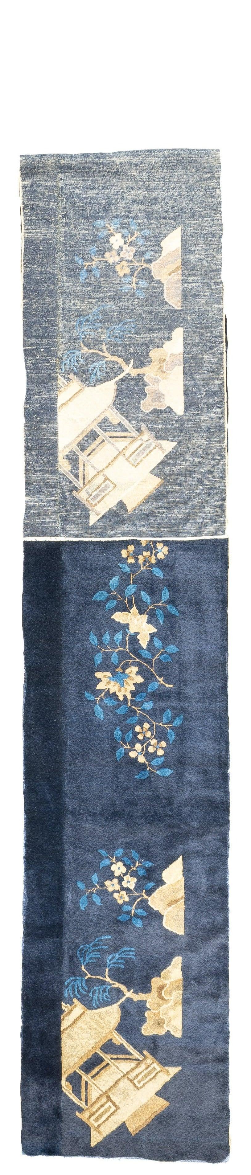 Alfombra Pekín 2'6'' x 16'7''. Las alfombras chinas del siglo XIX en adelante, con motivos tradicionales, a menudo azules y blancos, en tamaños de habitación, esparcidores y corredores. Algunas fotos. Tejidos de moderados a medios, bases de algodón.