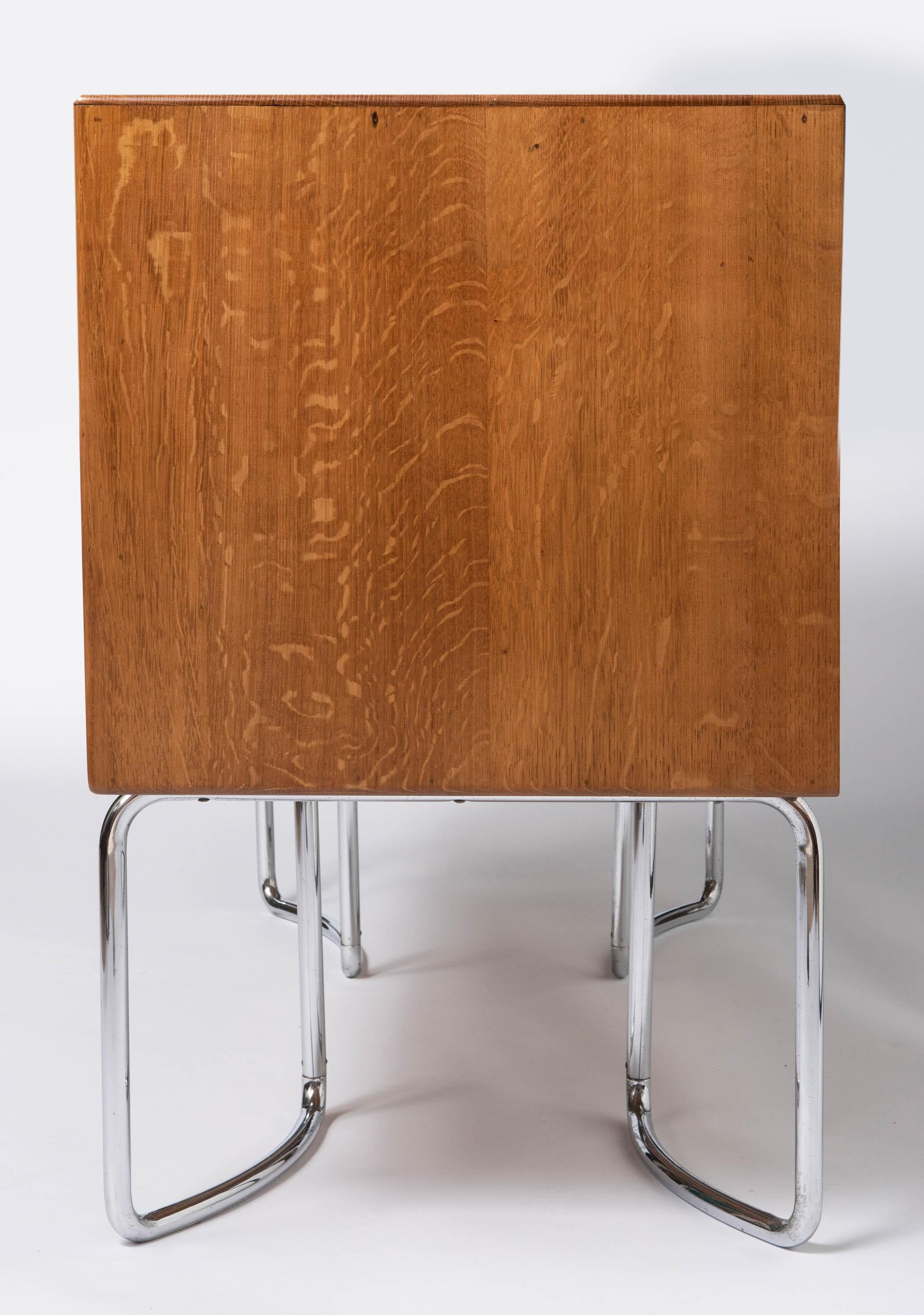 P.E.L. British Modernist Oak veneered Sideboard, England, circa 1931 3