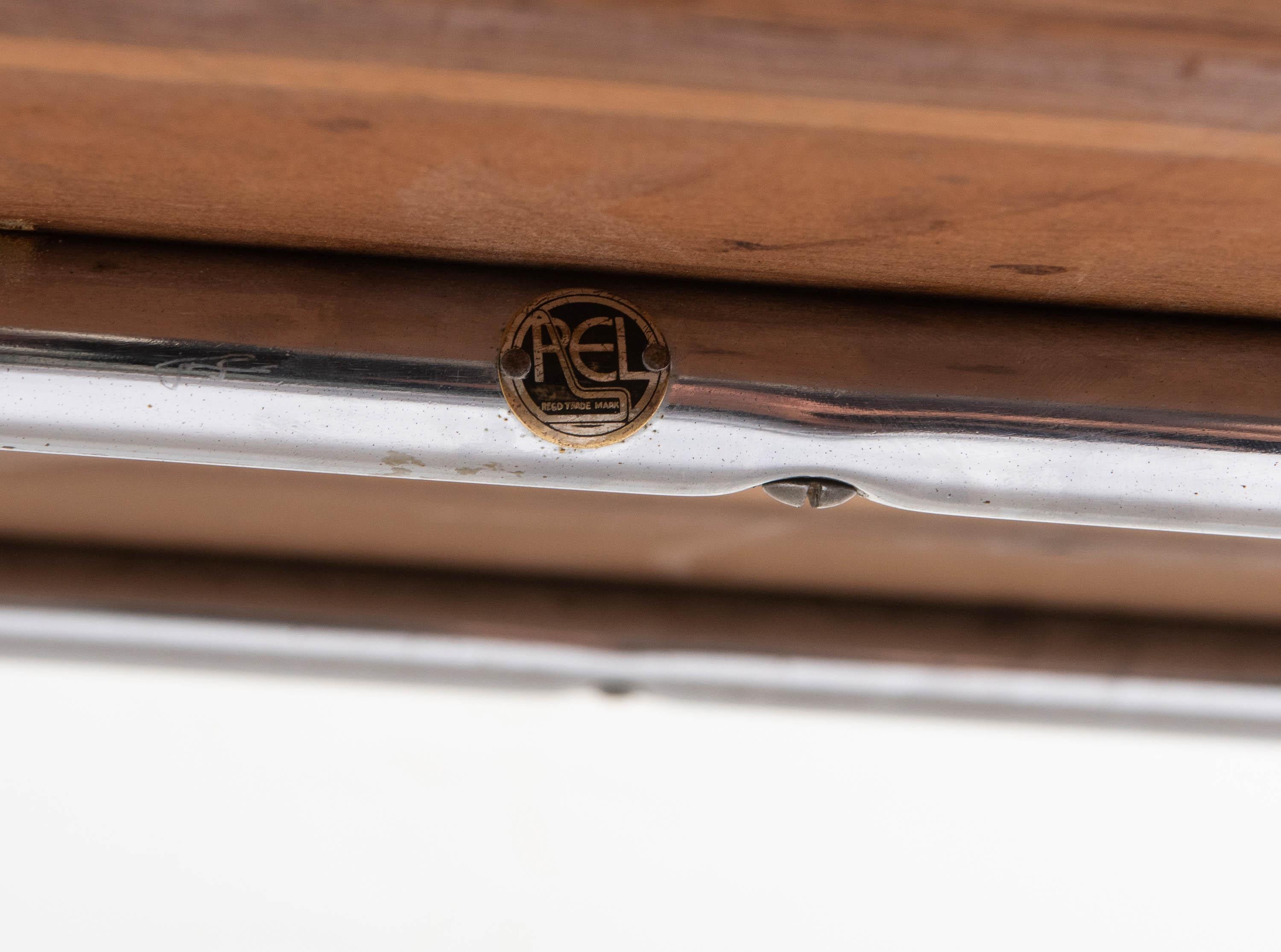 P.E.L. British Modernist Oak veneered Sideboard, England, circa 1931 4