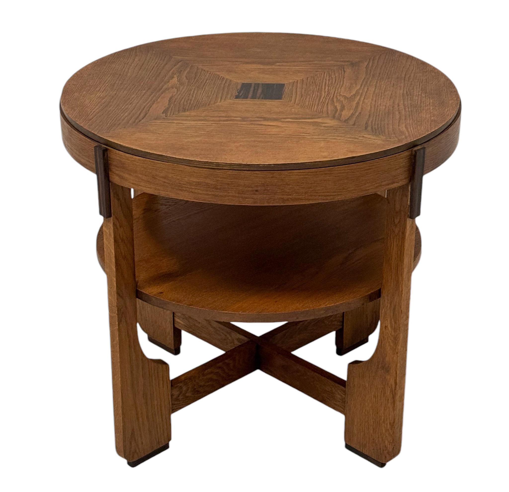 Mesa baja Art Decó P.E.L. Izeren de la Escuela Amsterdamse para De Genneper Molen Holandés en venta