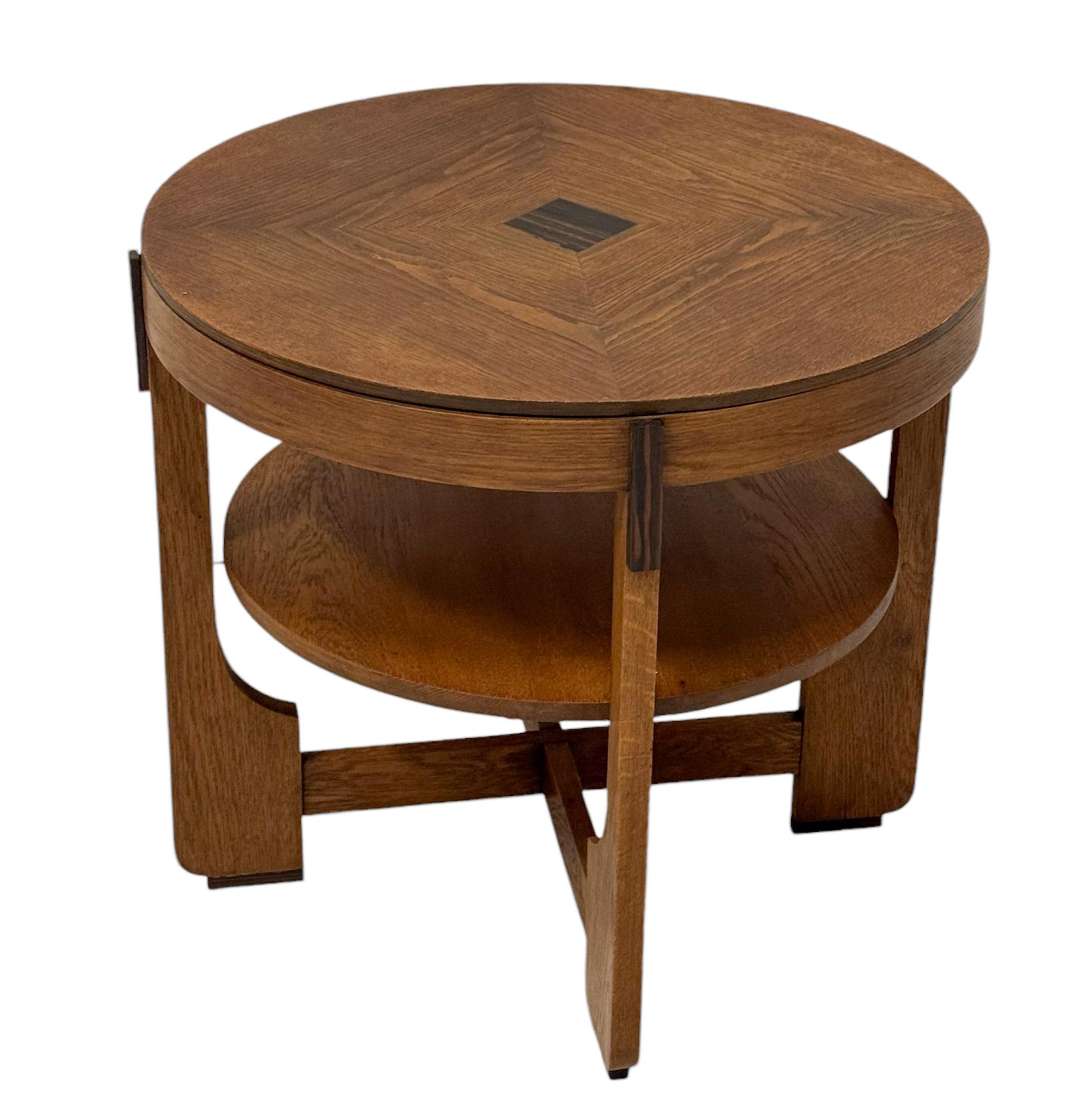 Mesa baja Art Decó P.E.L. Izeren de la Escuela Amsterdamse para De Genneper Molen en venta 3