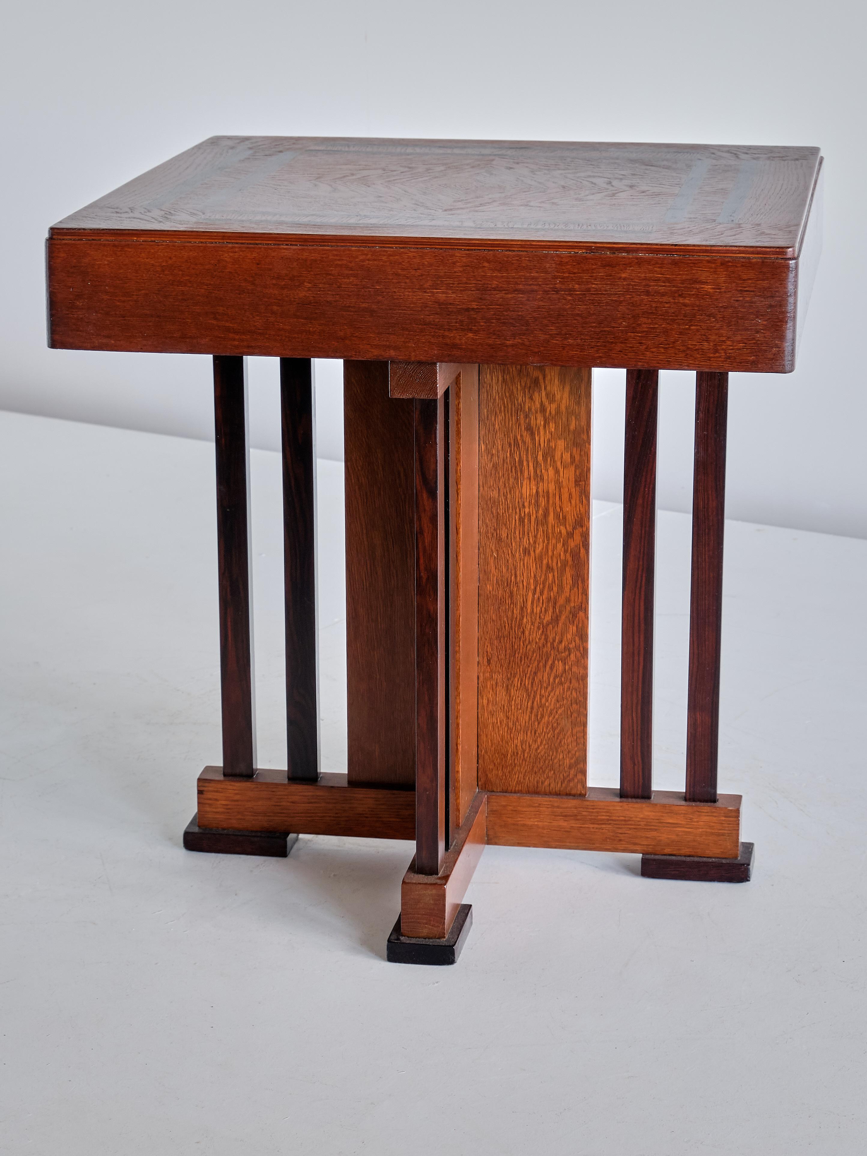 Néerlandais P.E.L. Izeren Side Table en Oak et Ebène de Macassar, Pays-Bas, années 30 en vente