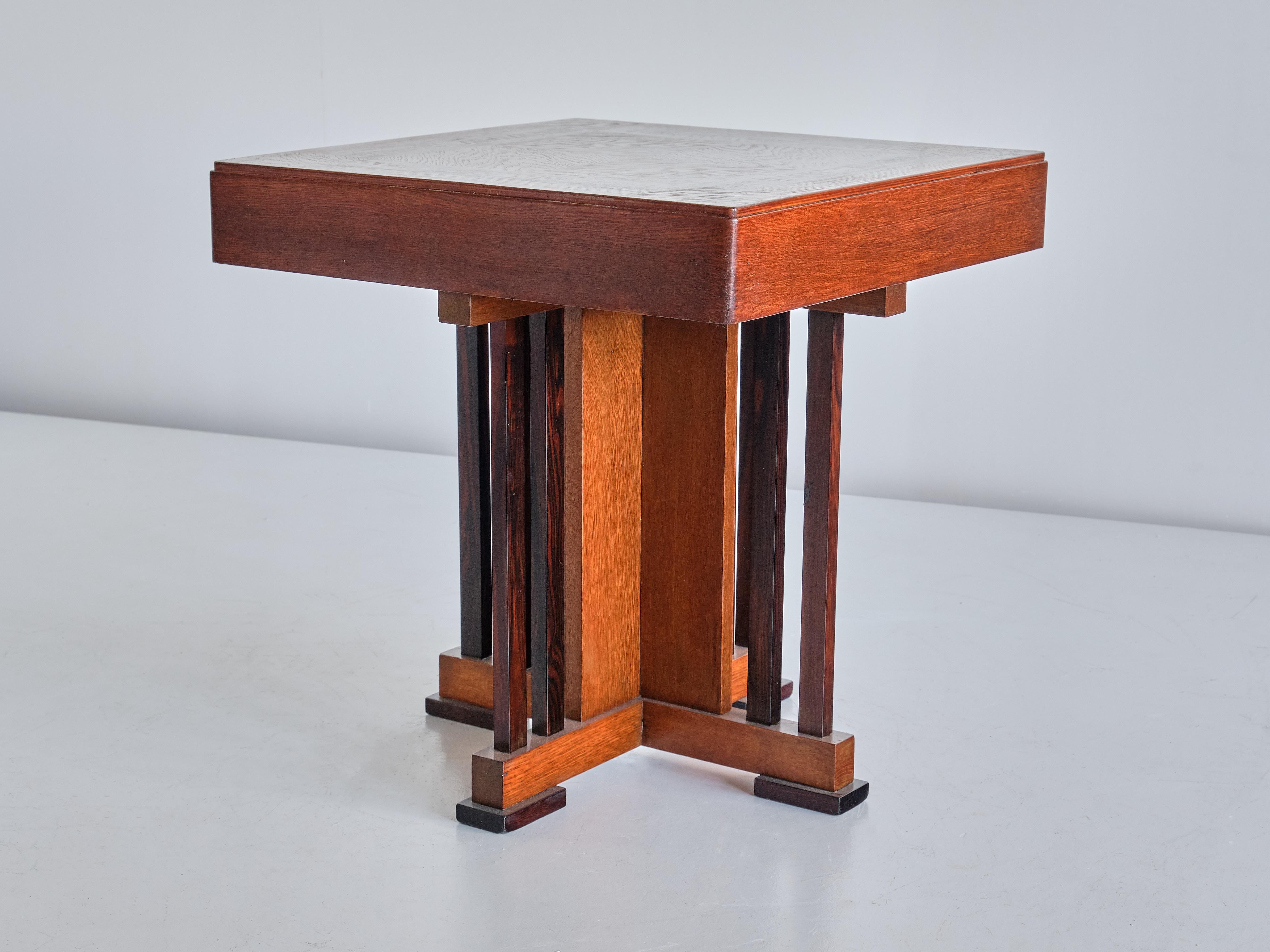 Milieu du XXe siècle P.E.L. Izeren Side Table en Oak et Ebène de Macassar, Pays-Bas, années 30 en vente