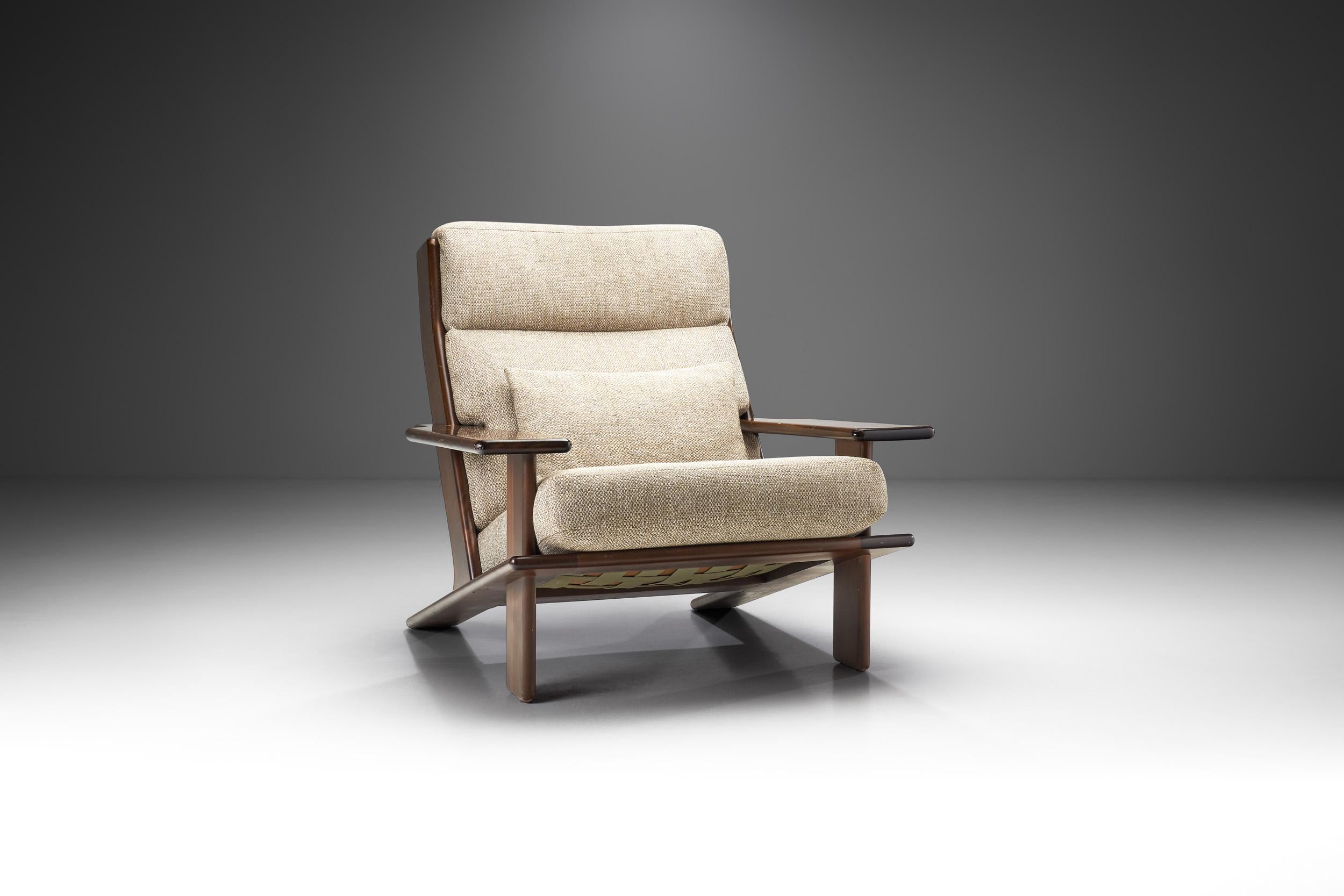 Mid-Century Modern “Pele” Lounge Chair by Esko Pajamies for Lepokalusto, Finland 1970s For Sale