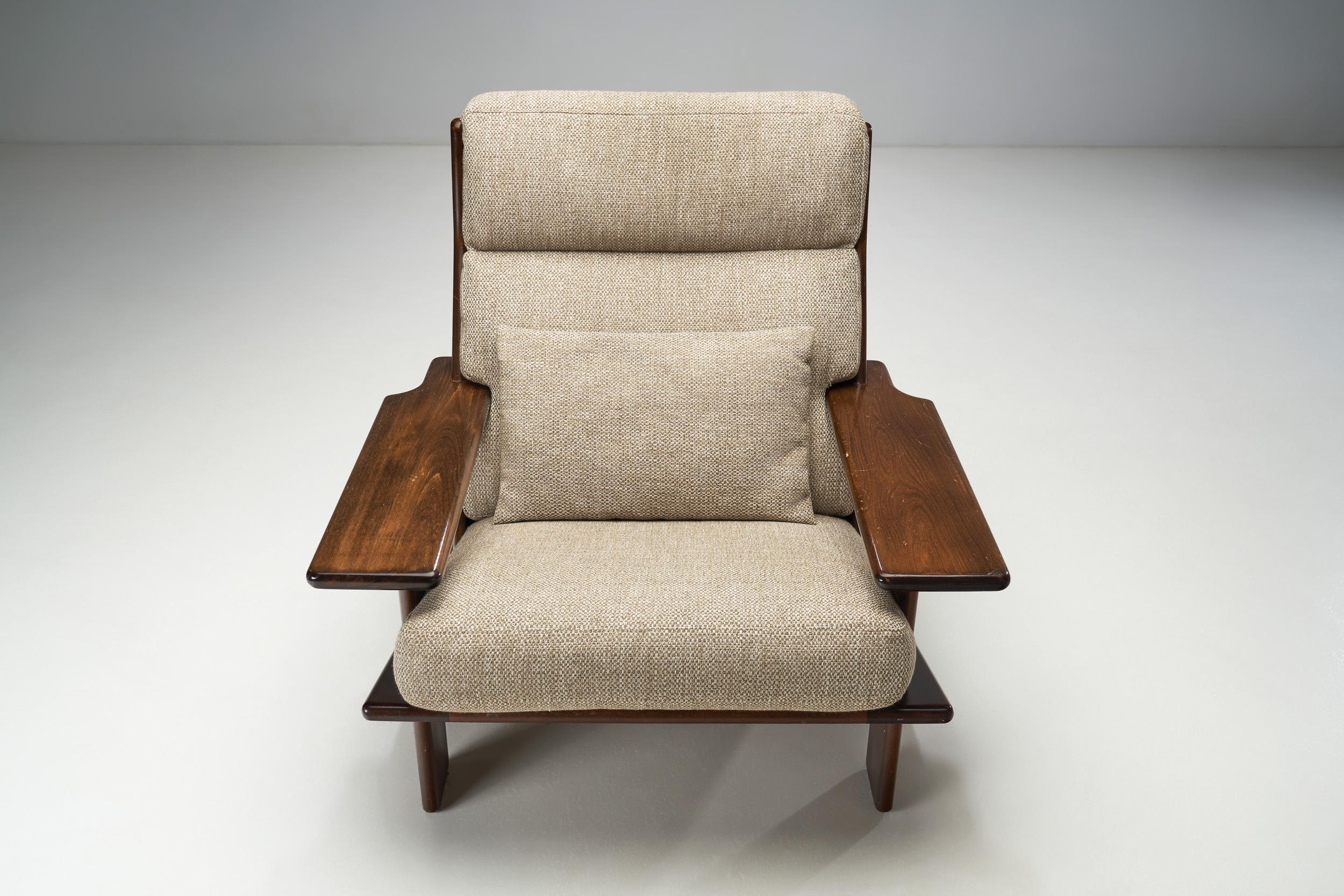 Fabric “Pele” Lounge Chair by Esko Pajamies for Lepokalusto, Finland 1970s For Sale