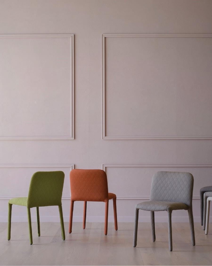 Misinforms Pelè Chaise tapissée avec structure en métal par E-GGS Neuf - En vente à Brooklyn, NY