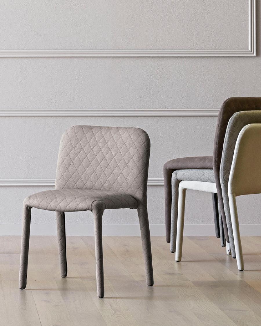 XXIe siècle et contemporain Misinforms Pelè Chaise tapissée avec structure en métal par E-GGS en vente