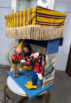 Vitrine « sTORE » de Pelham Puppets, motorisée, sur le thème de Disney / Pinocchio