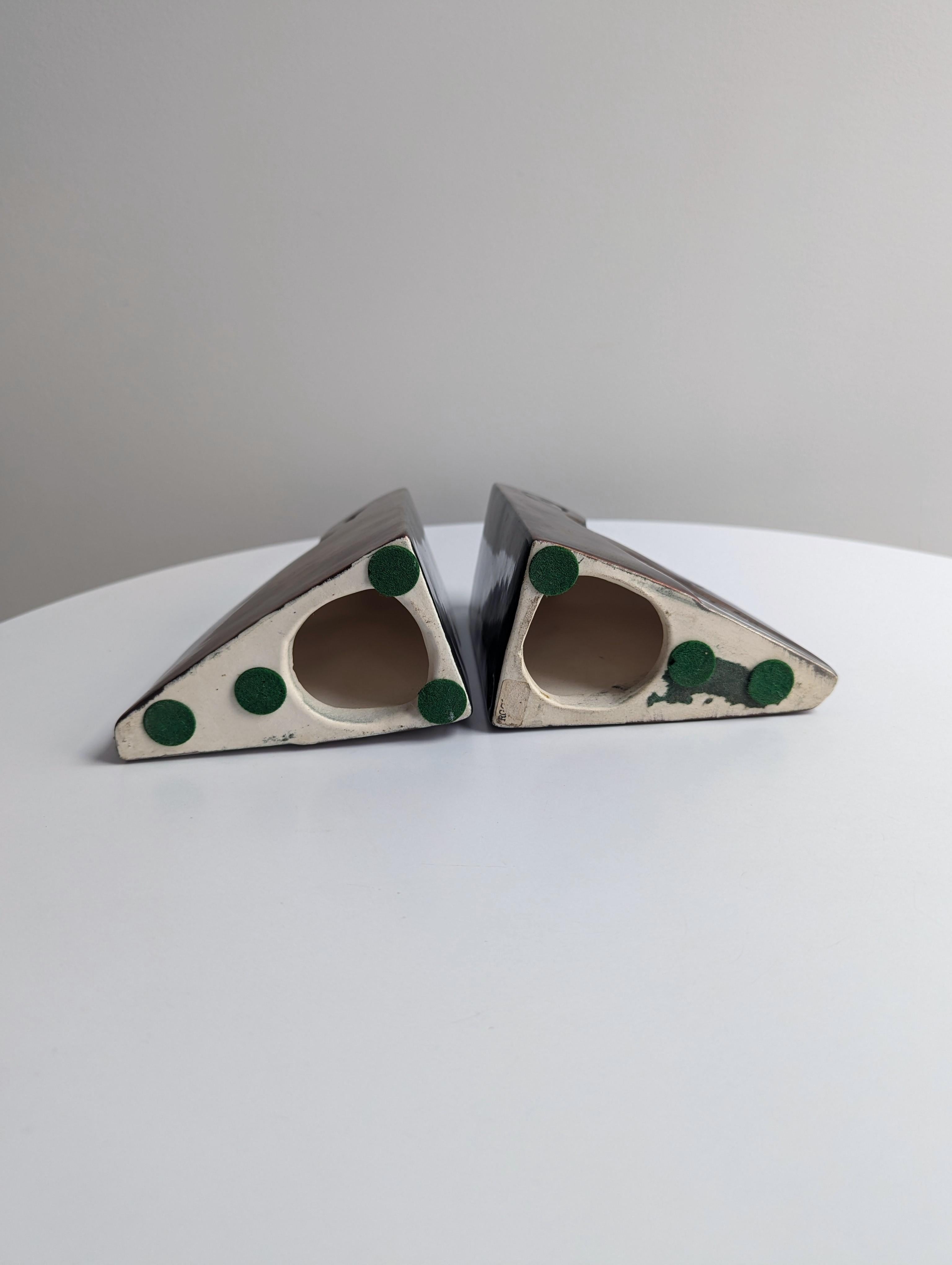 Pelican bookends ''E-864