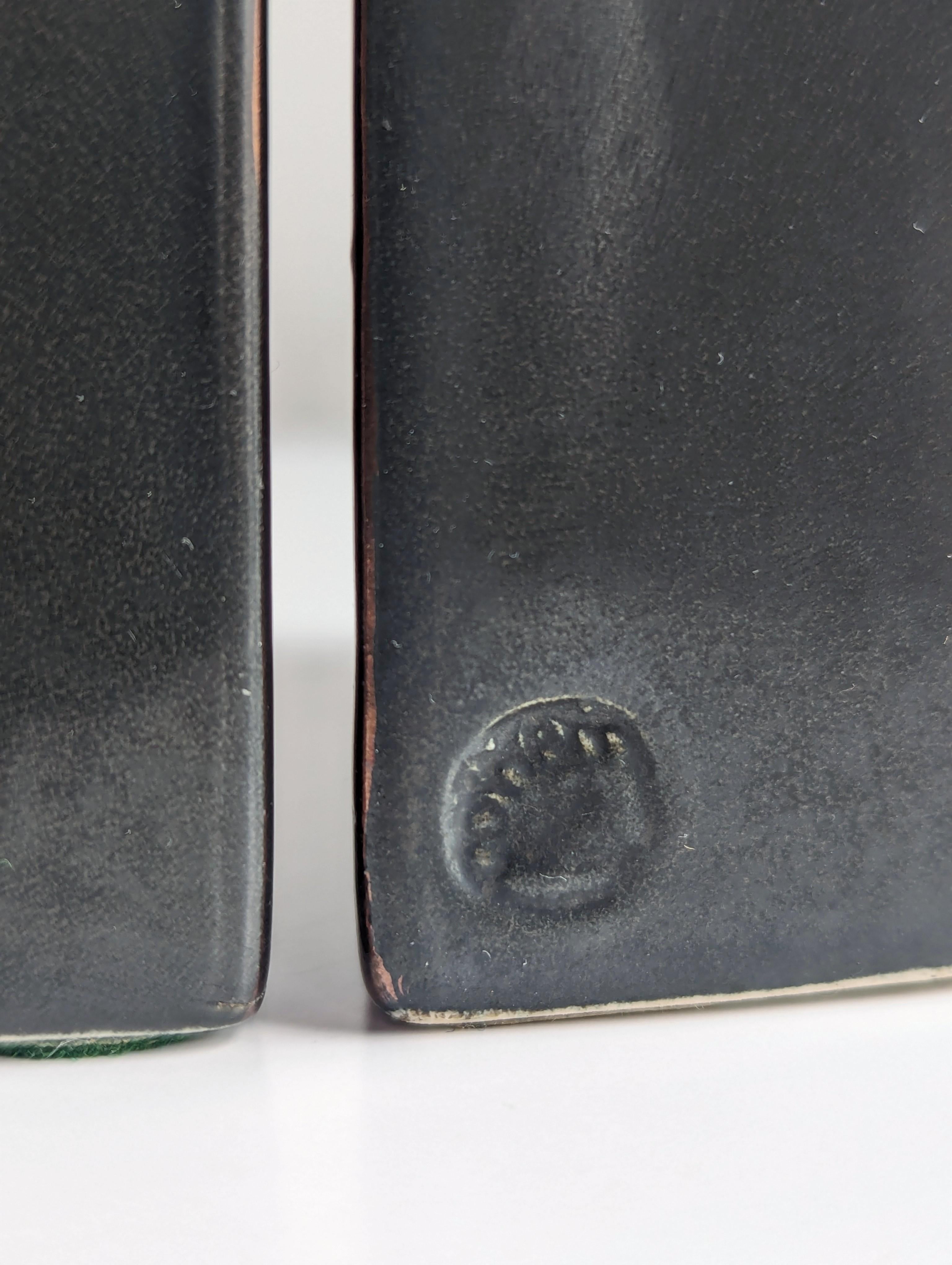 Pelican bookends ''E-864