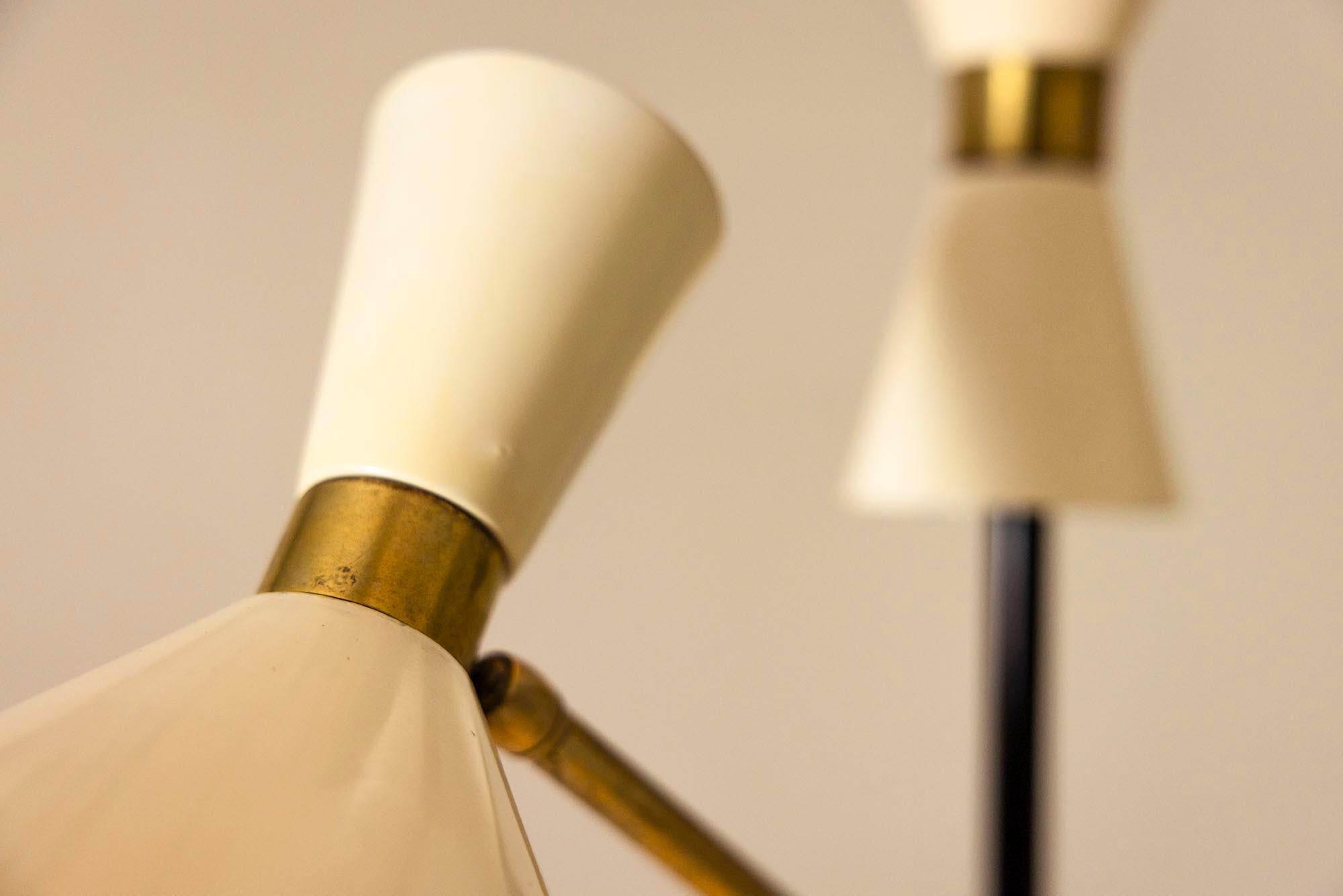 'Pelikan' Floor lamp in Brass and Lacquered Steel by J.T. Kalmar, Austria 1950s For Sale 2