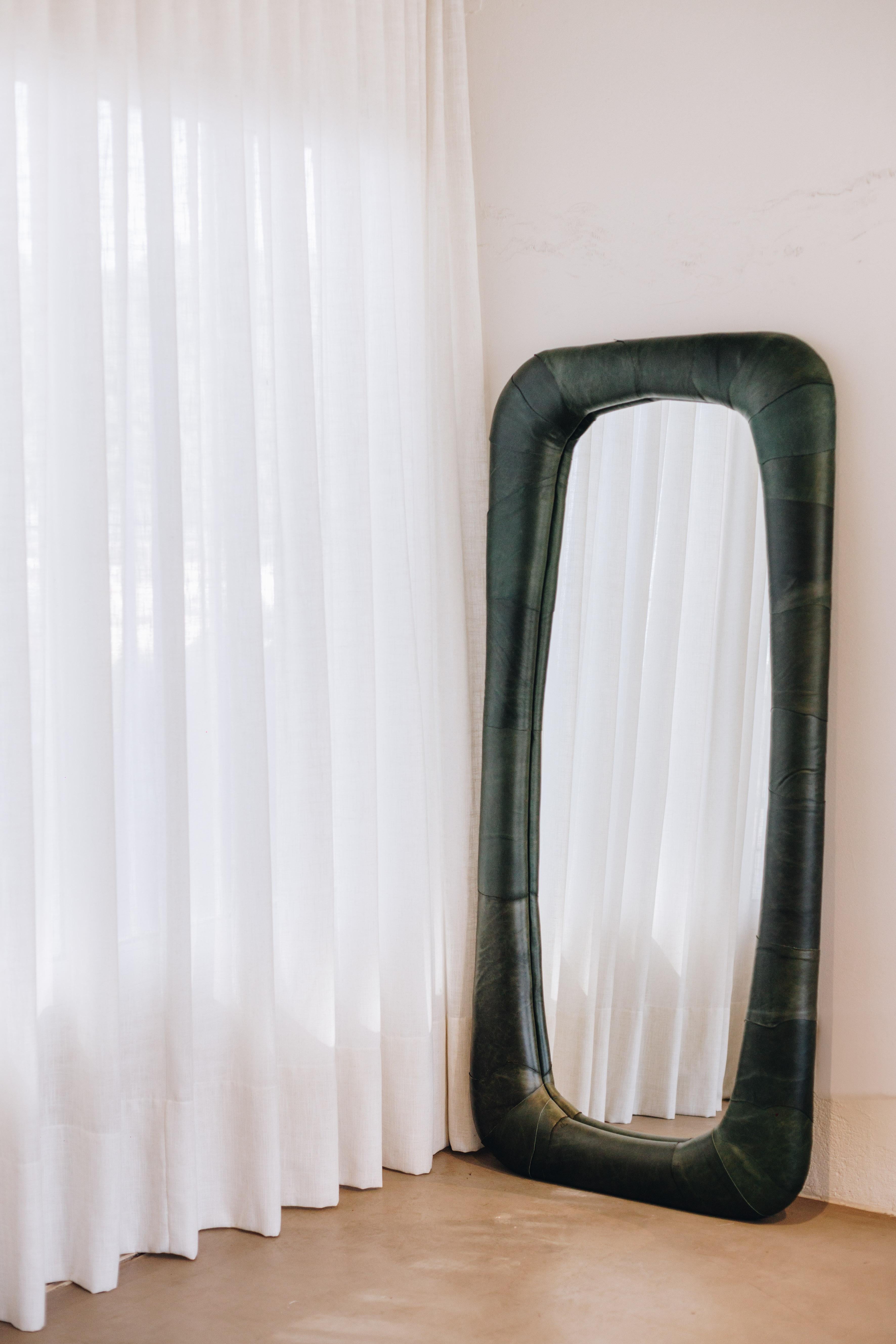 Specchio PELLE di Danilo Vale - misura G - con cornice rivestita in pelle In condizioni Nuovo in vendita a Brasilia, Distrito Federal