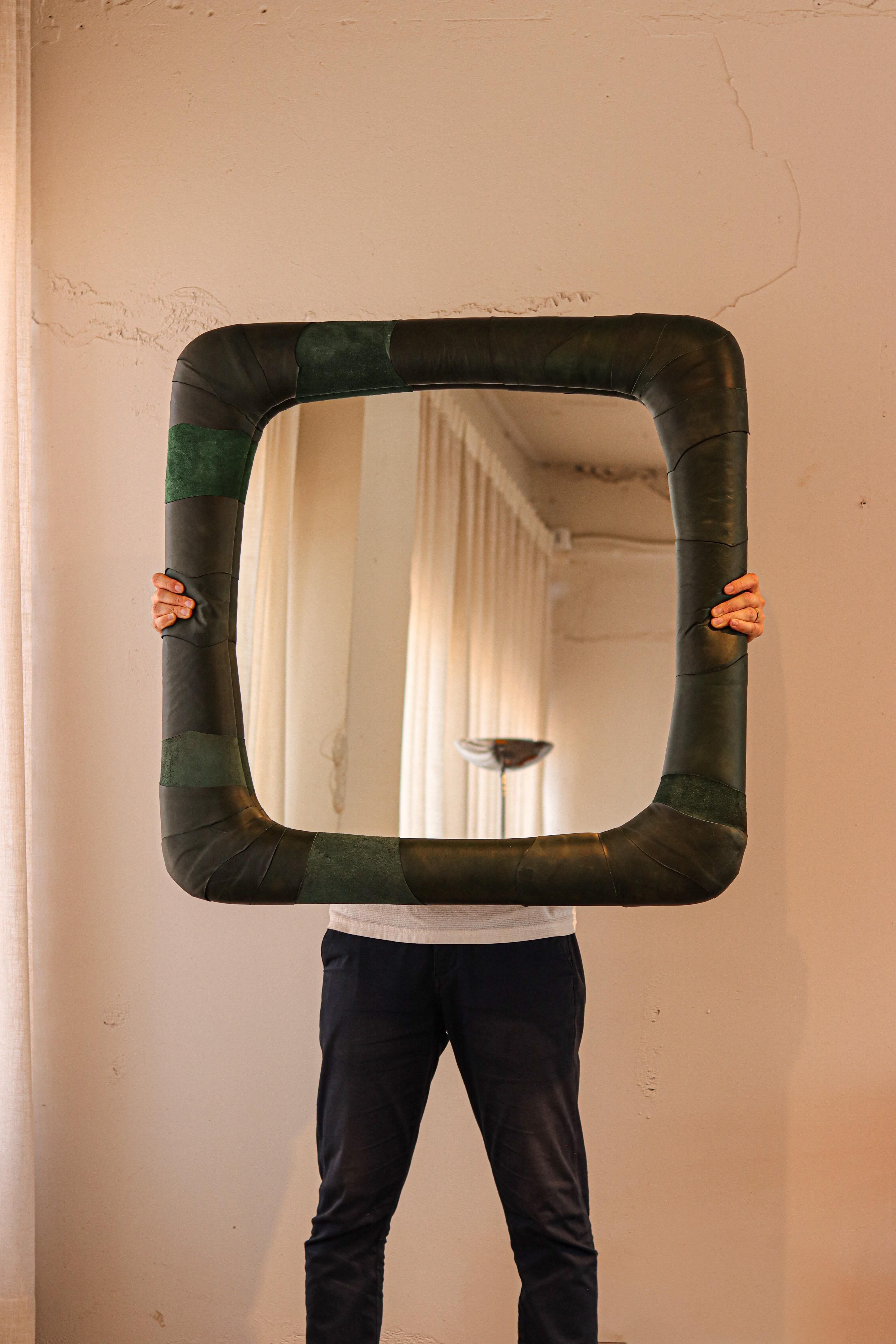 Pelle mirror by Danilo Vale – size M – with a leather upholstered frame For Sale 1