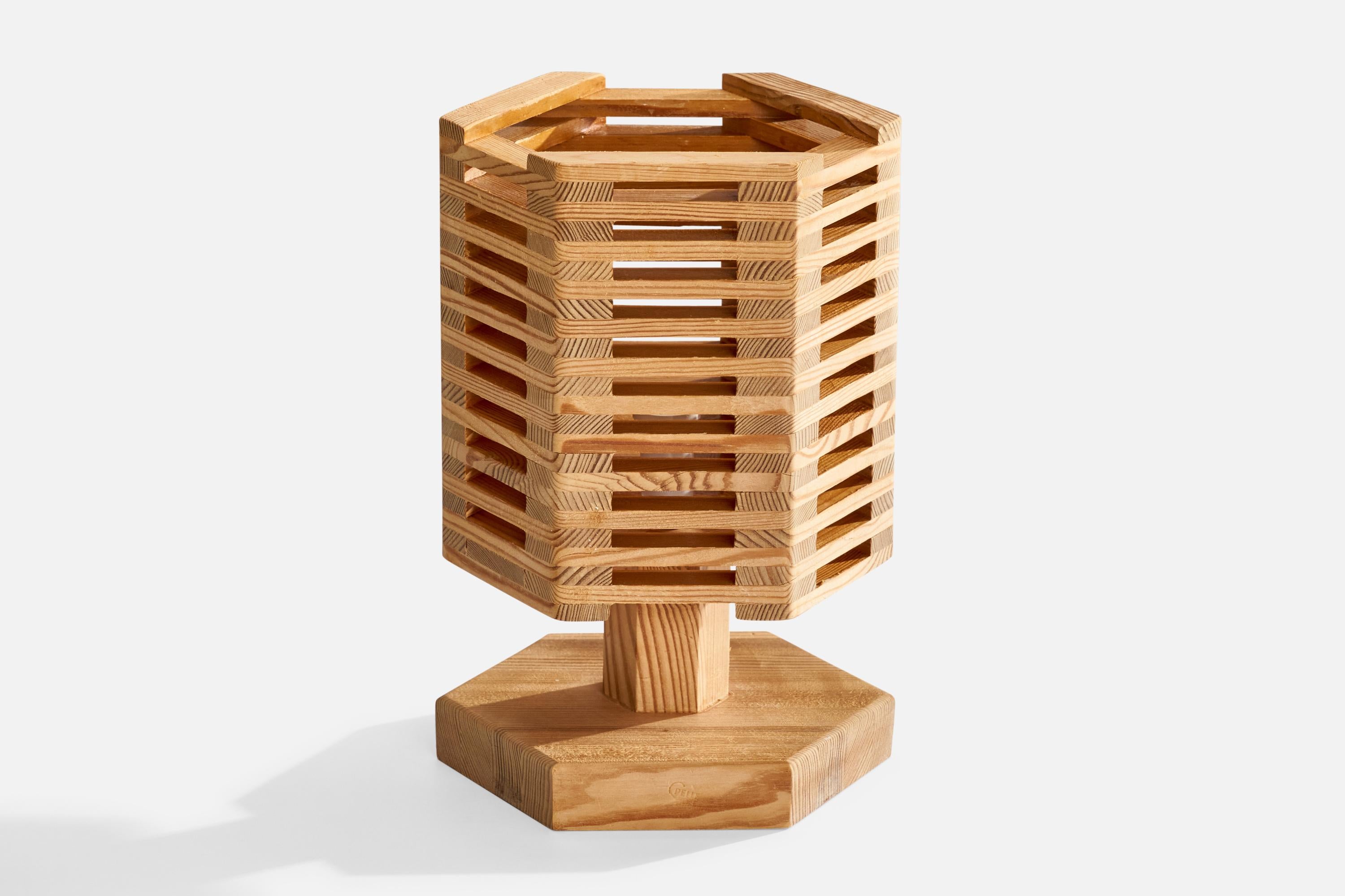 Suédois Lampe de bureau Pelle Snidare, pin, Suède, 1970 en vente