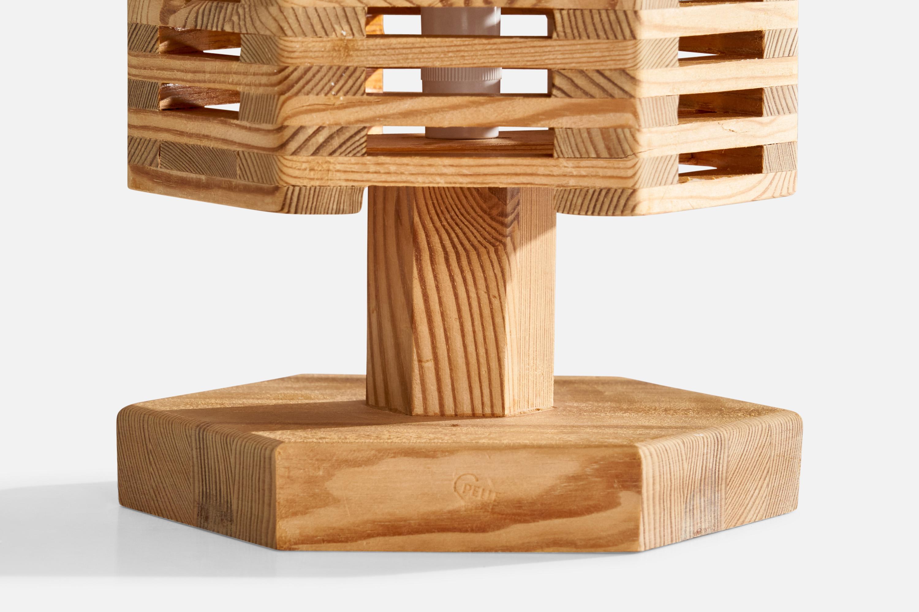 Pin Lampe de bureau Pelle Snidare, pin, Suède, 1970 en vente