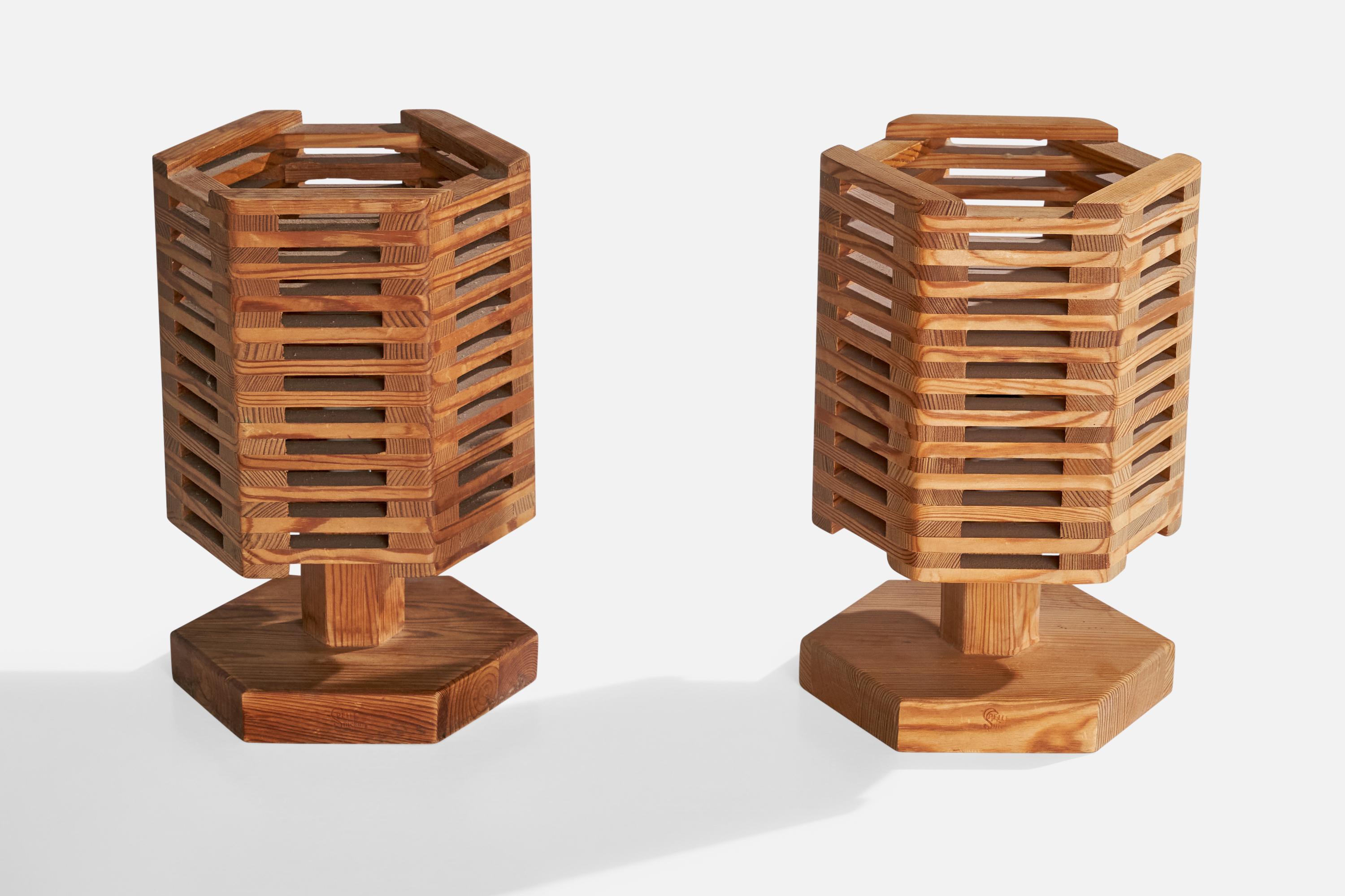 Pin Lampes de bureau Pelle Snidare, pin, Suède, 1970 en vente