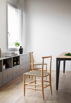 Chaise Pelleossa avec cadre en aniline noire et paille traditionnelle de Francesco Faccin