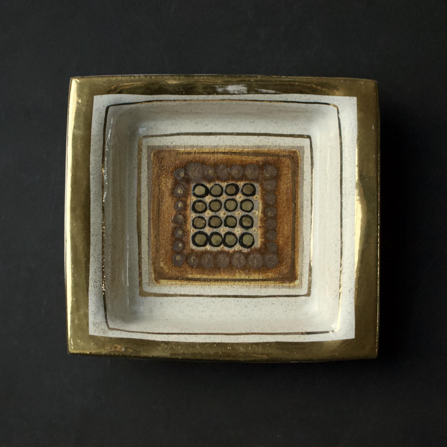 Mid-Century Modern Pelletier Ceramic Vide-Poche or Decorative Dish in Off-White and Gold, France
