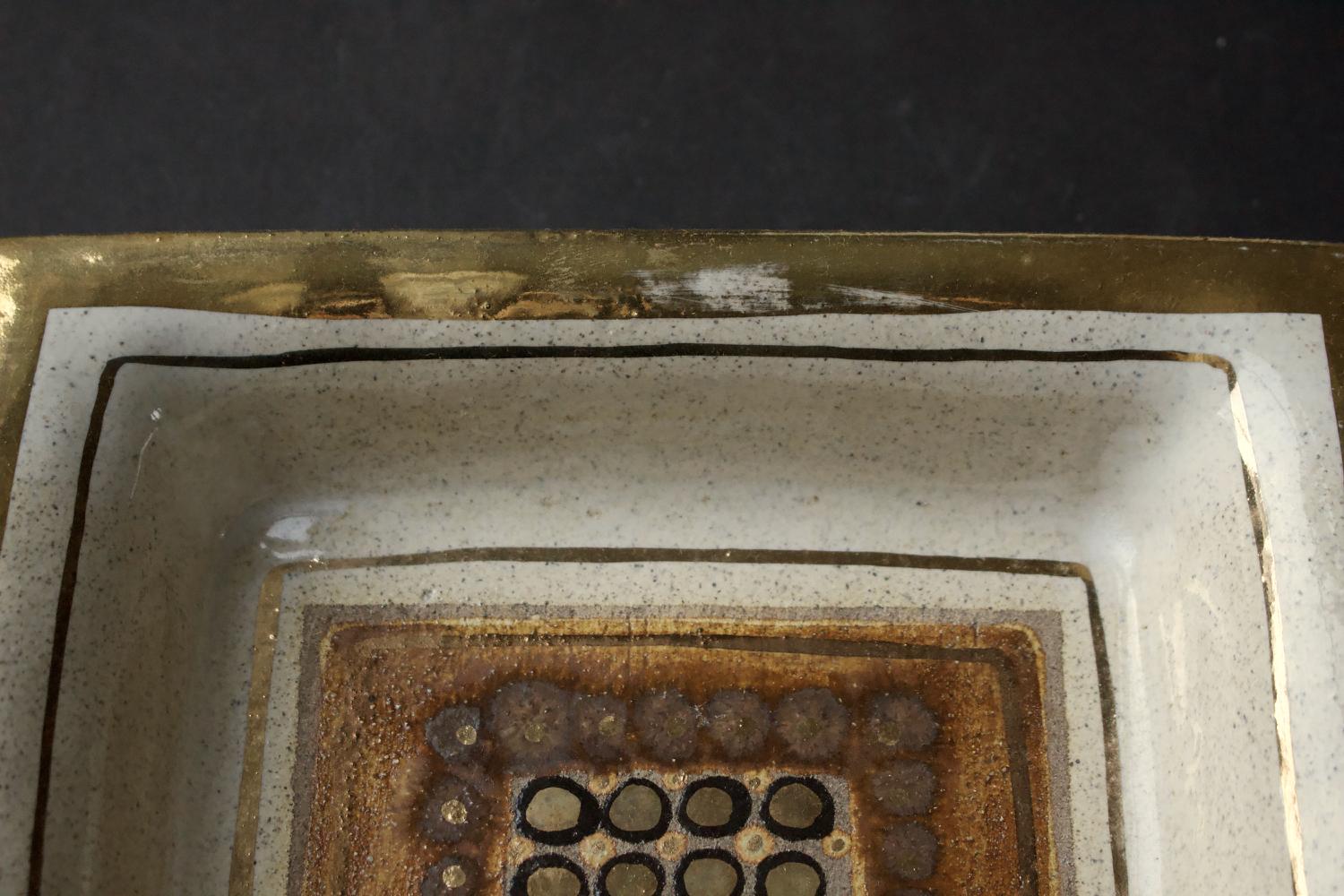 20th Century Pelletier Ceramic Vide-Poche or Decorative Dish in Off-White and Gold, France