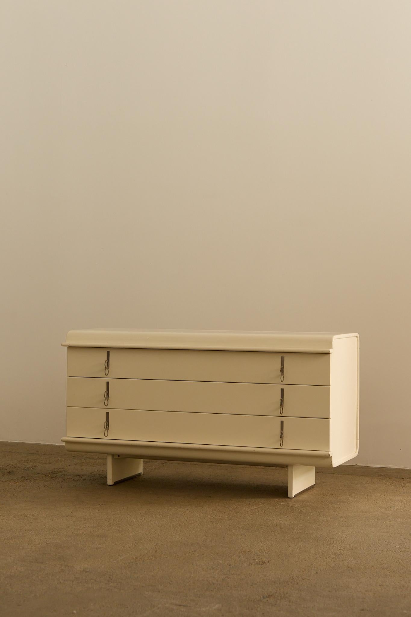 Mid-Century Modern Pellicano Chest Of Drawers For Sale