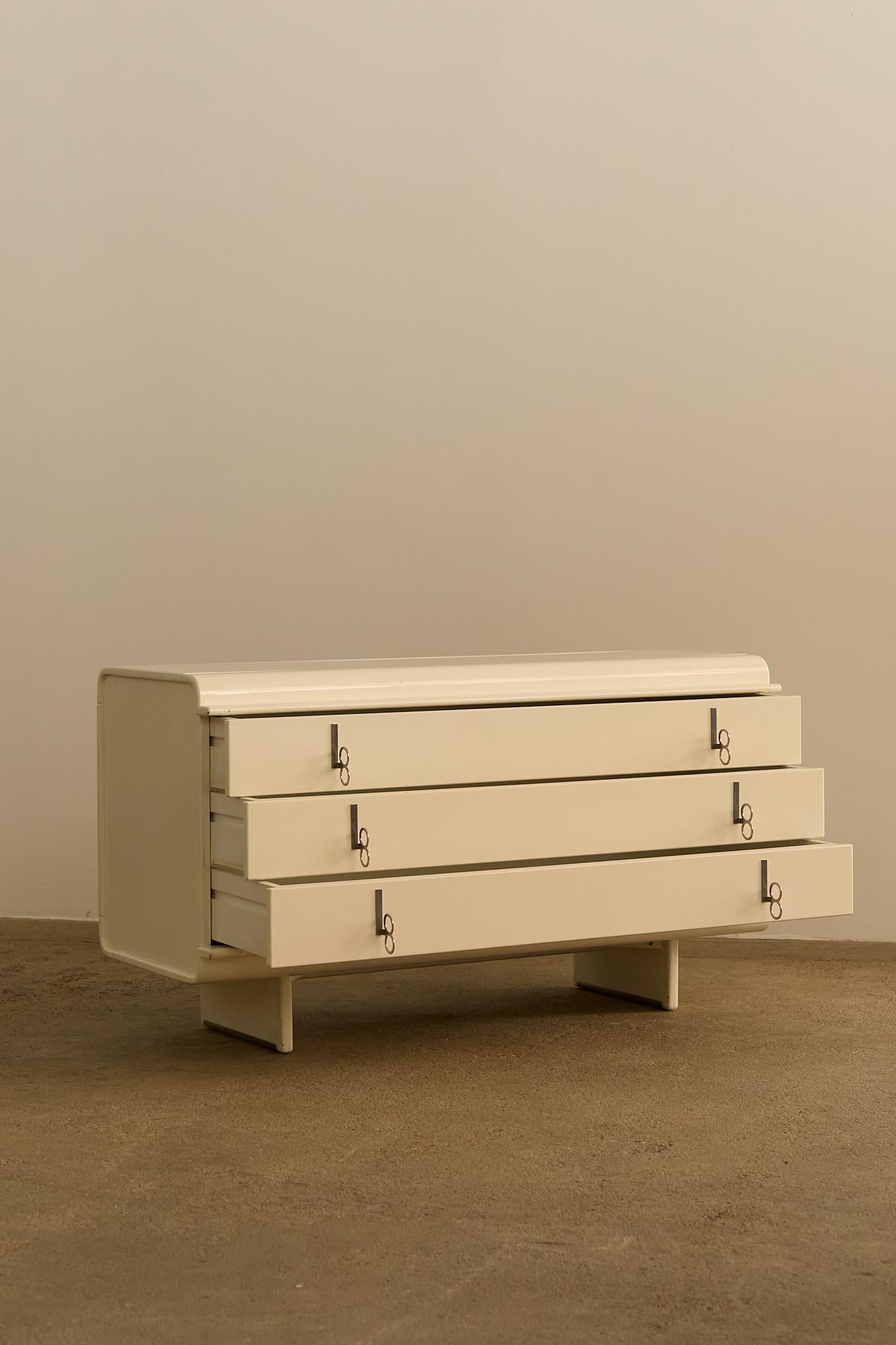 Late 20th Century Pellicano Chest Of Drawers For Sale