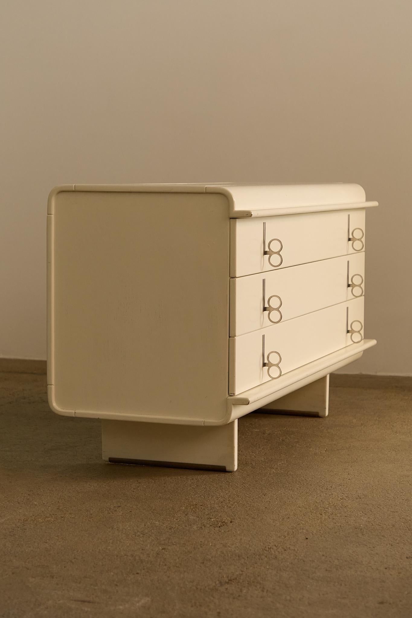 Pellicano Chest Of Drawers For Sale 1