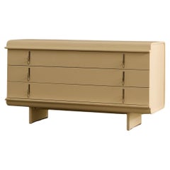 Commodes and Chests of Drawers