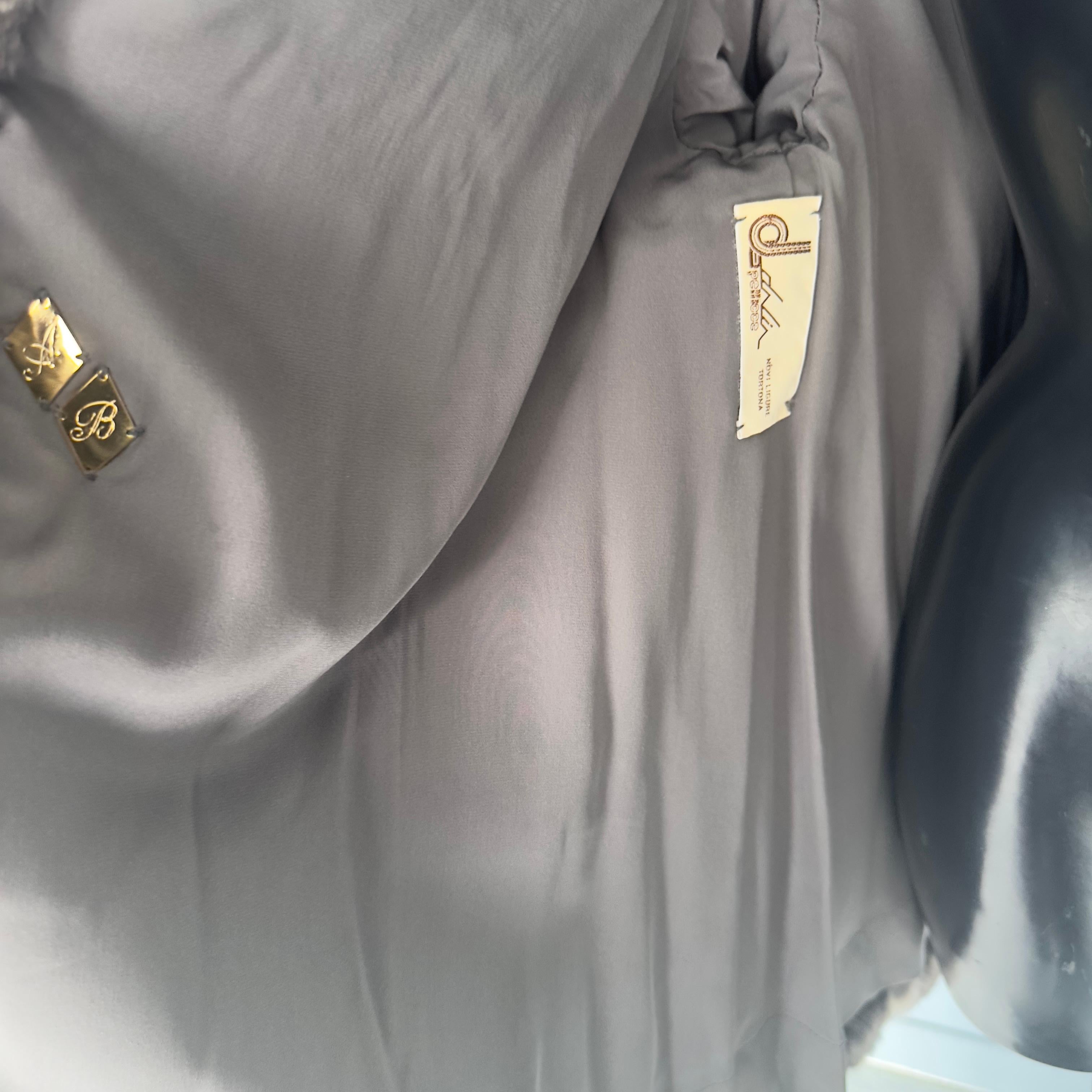 Handcrafted natural chinchilla fur coat, 2000s For Sale 5