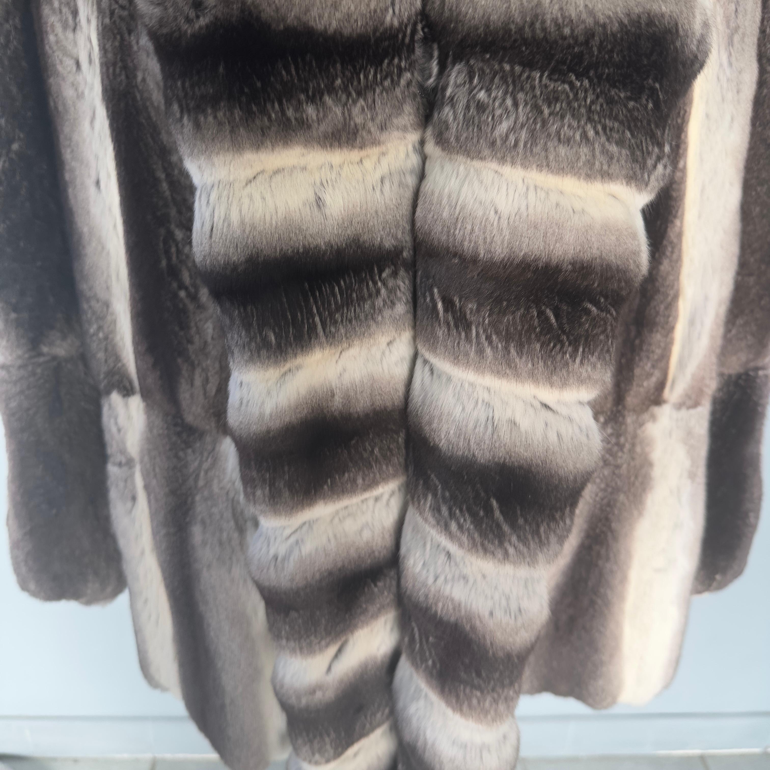 Handcrafted natural chinchilla fur coat, 2000s For Sale 2