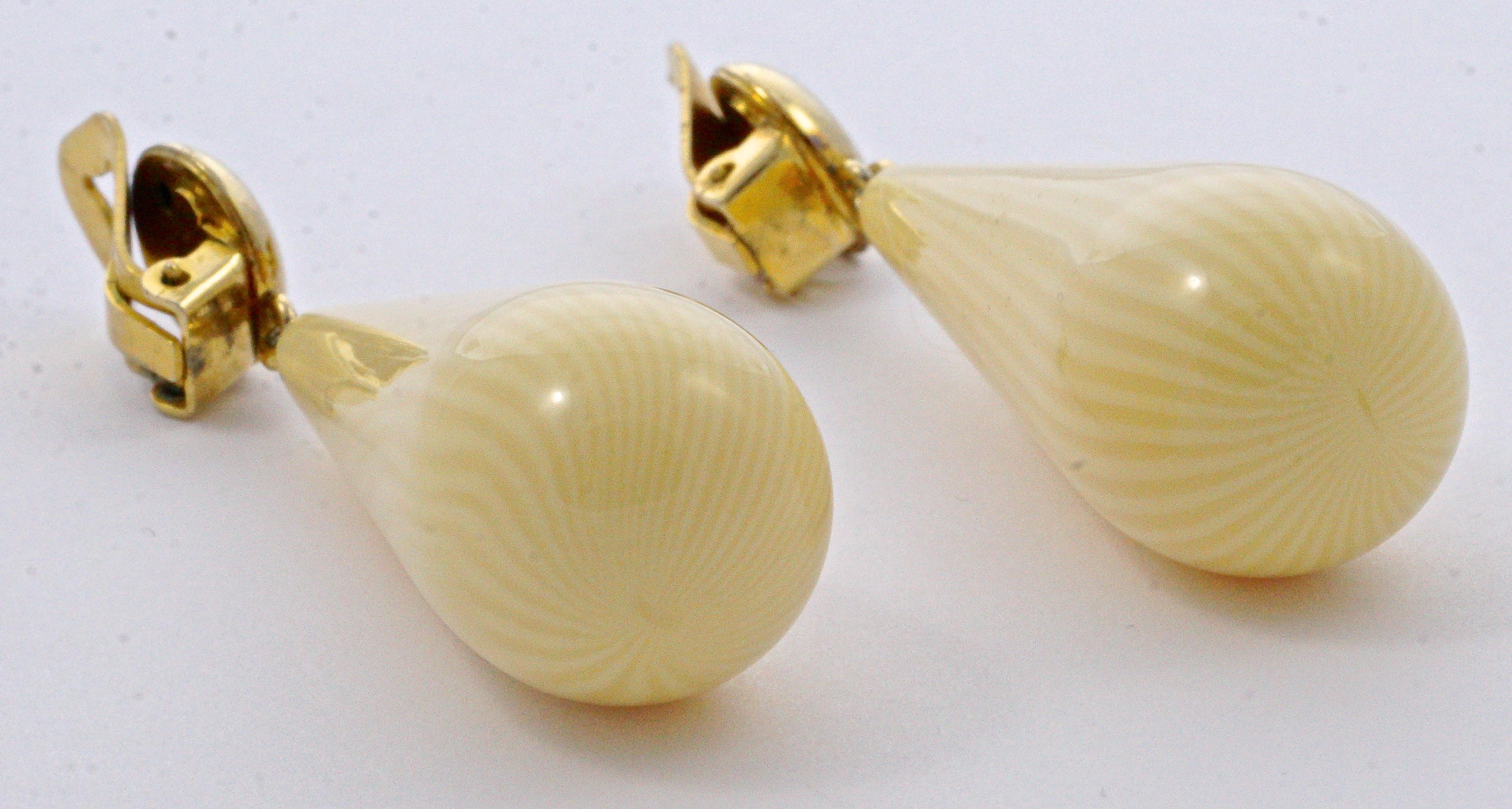 Pellini Gold Tone and Cream Tear Drop Clip On Statement Earrings, Italy 1980s  In Good Condition For Sale In London, GB
