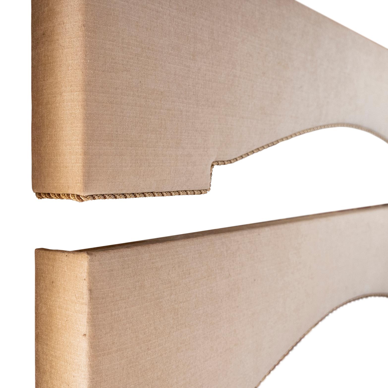 ac pelmet with curtain