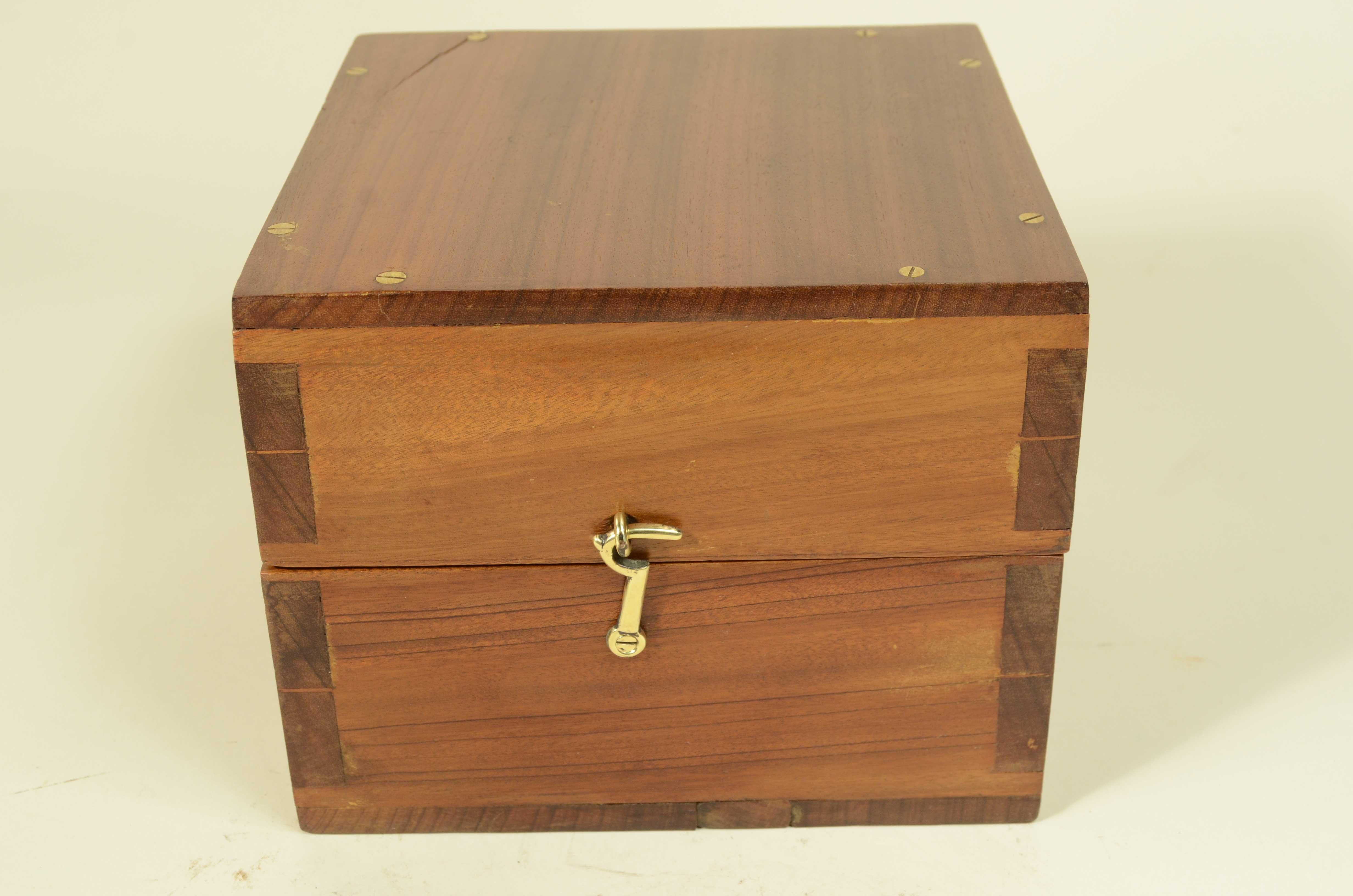 Peloro in ottone firmato HEATH & C Ltd London N 93  seconda metà del XIX secolo en vente 10