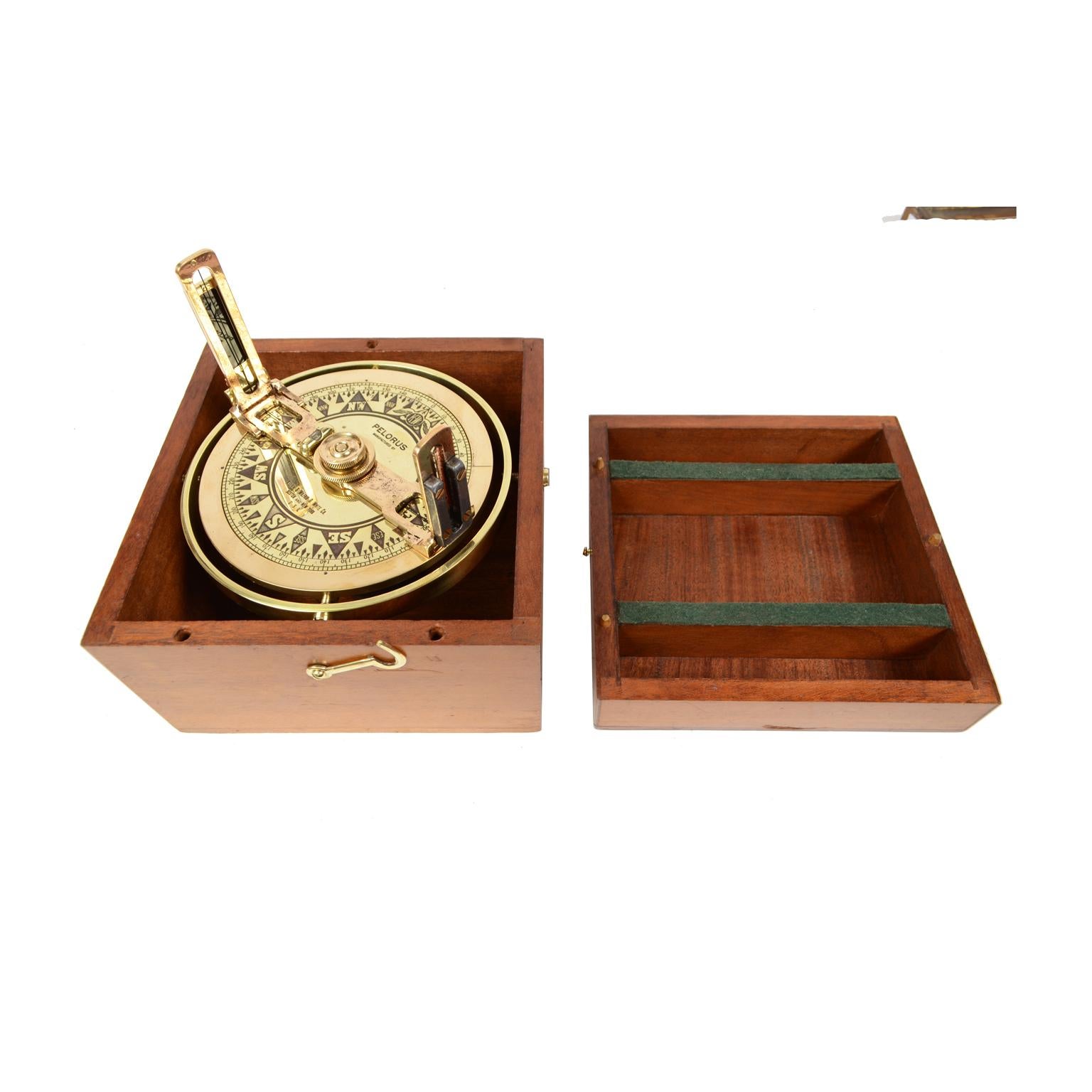 Pelorus made in 1920s of brass, signed Kelvin & Wilfrid O. White Co. Boston and New York complete with original mahogany box. It is an azimuth dial equipped with a compass used to determine the position of a ship during coastal navigation, the