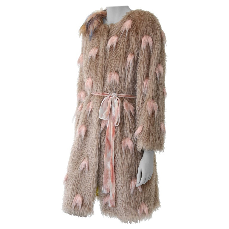 Beige Faux Fur Coat with Pink Feathers and Faux Fox Flower - M/S For Sale at 1stDibs | pink shaggy rugs