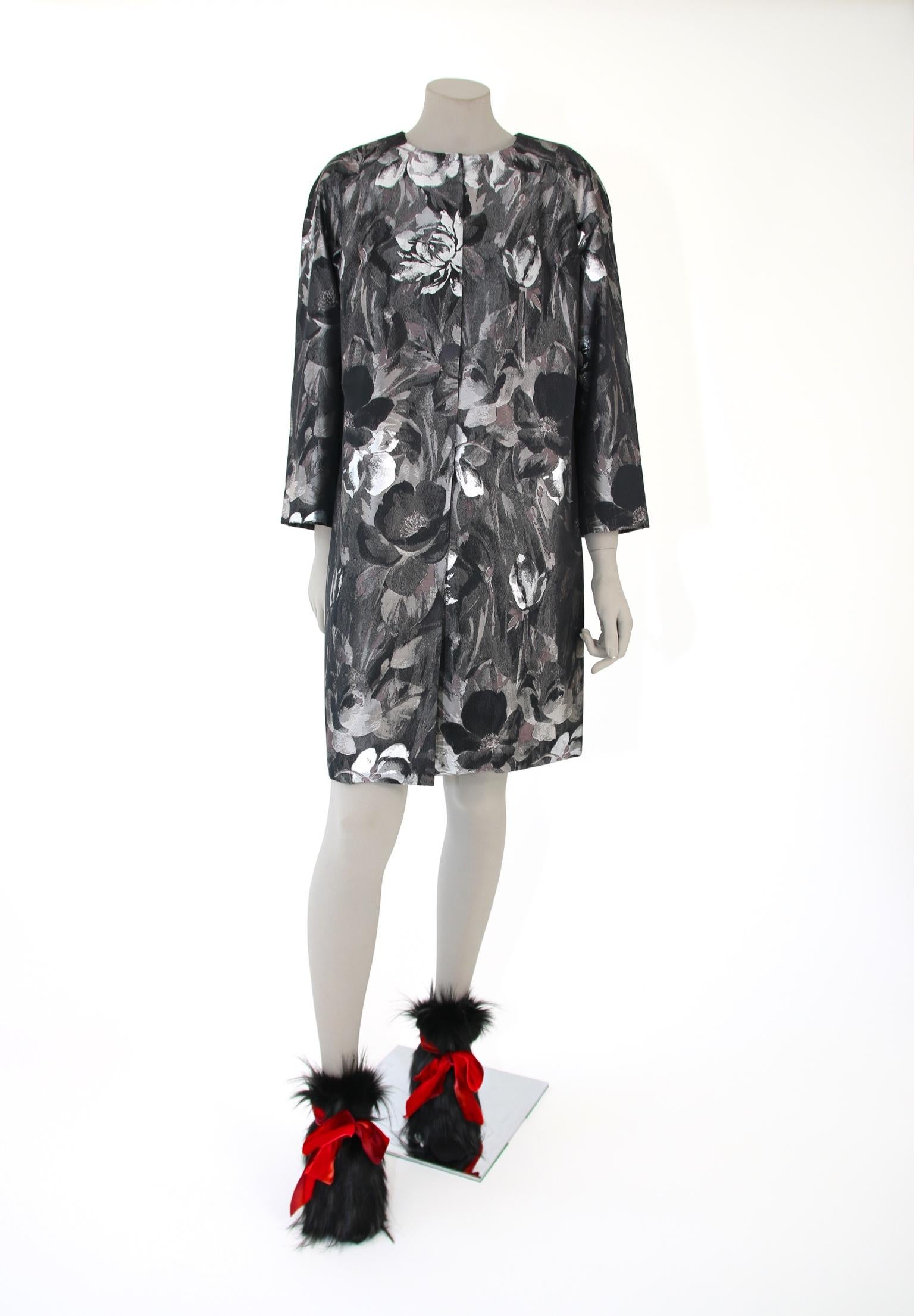 Pelush Black and Silver Brocade Printed Flower Coat - XS For Sale 7