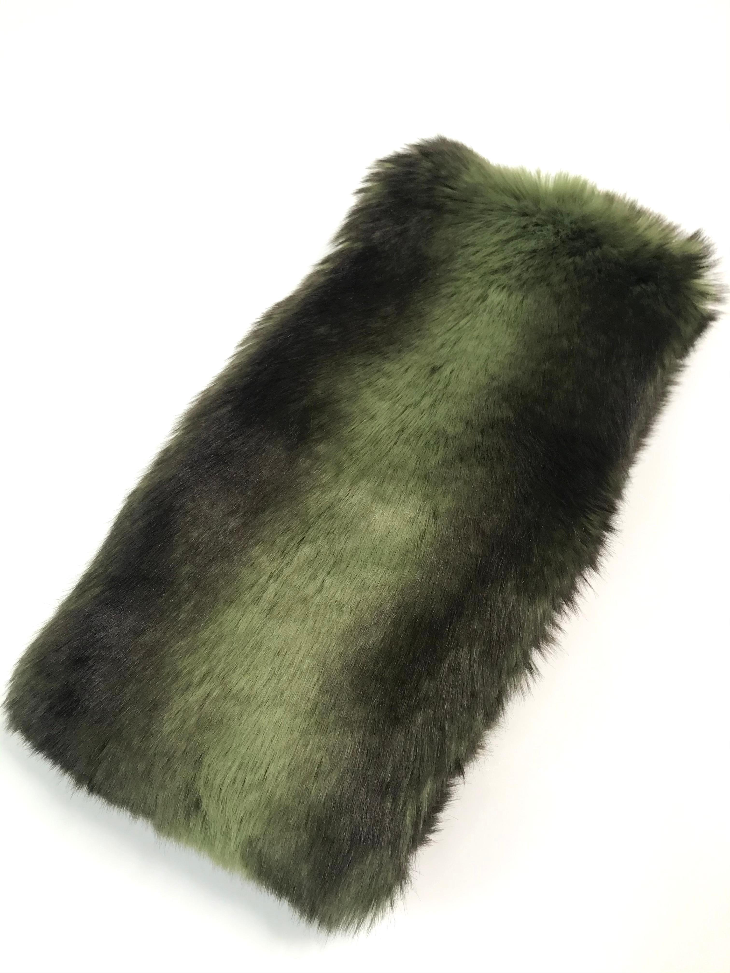 Pelush Faux Fur Scarfs set - Fake Fur Green Chinchilla Neck Warmer/Hats One size In New Condition For Sale In Greenwich, CT