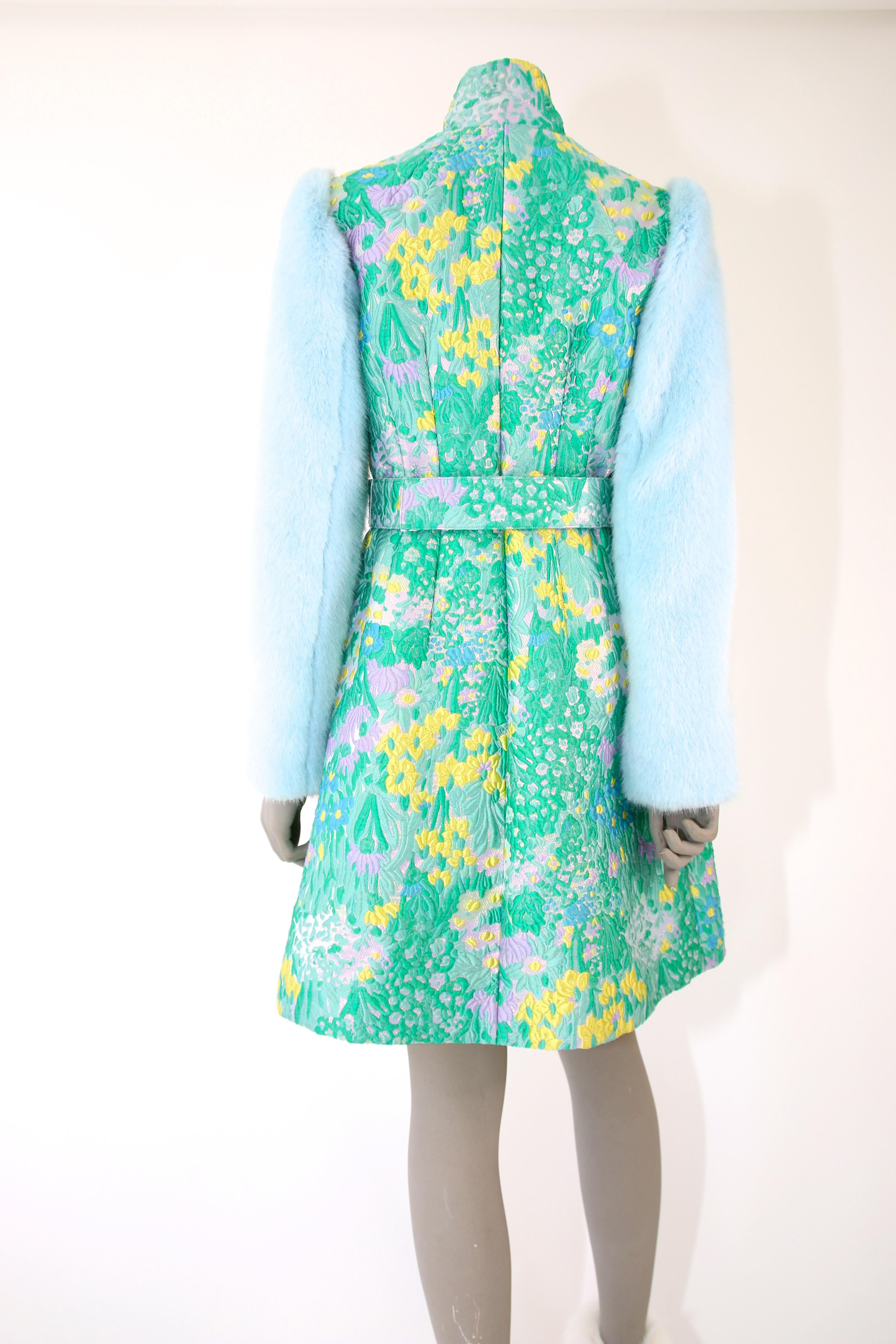Pelush Flower Brocade Coat with Belt and Faux Fur Mink - X-Small For Sale 3