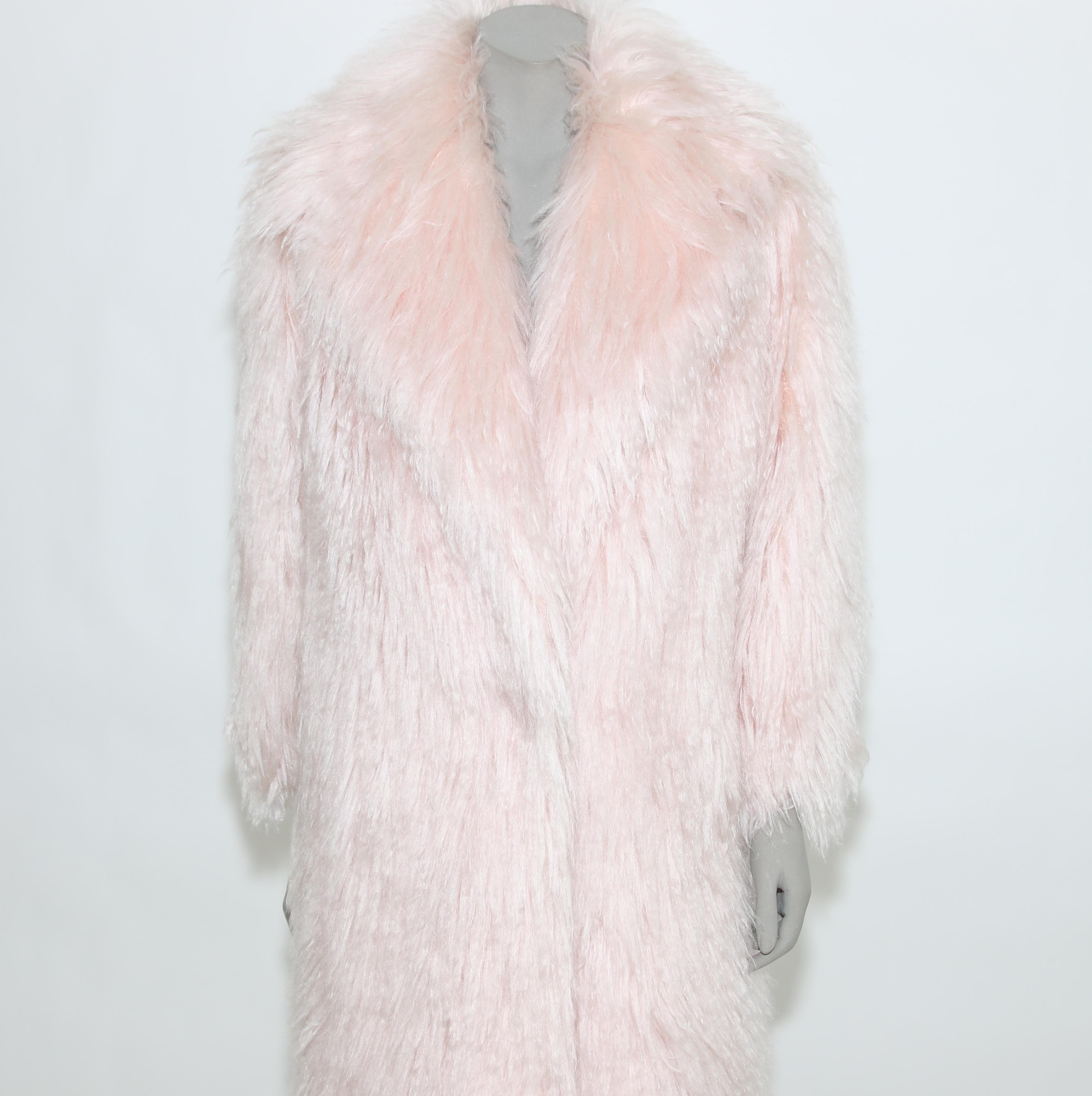 Beige Pelush Light Rose Pink Mohair Coat With Revere' Collar - 1/Small For Sale