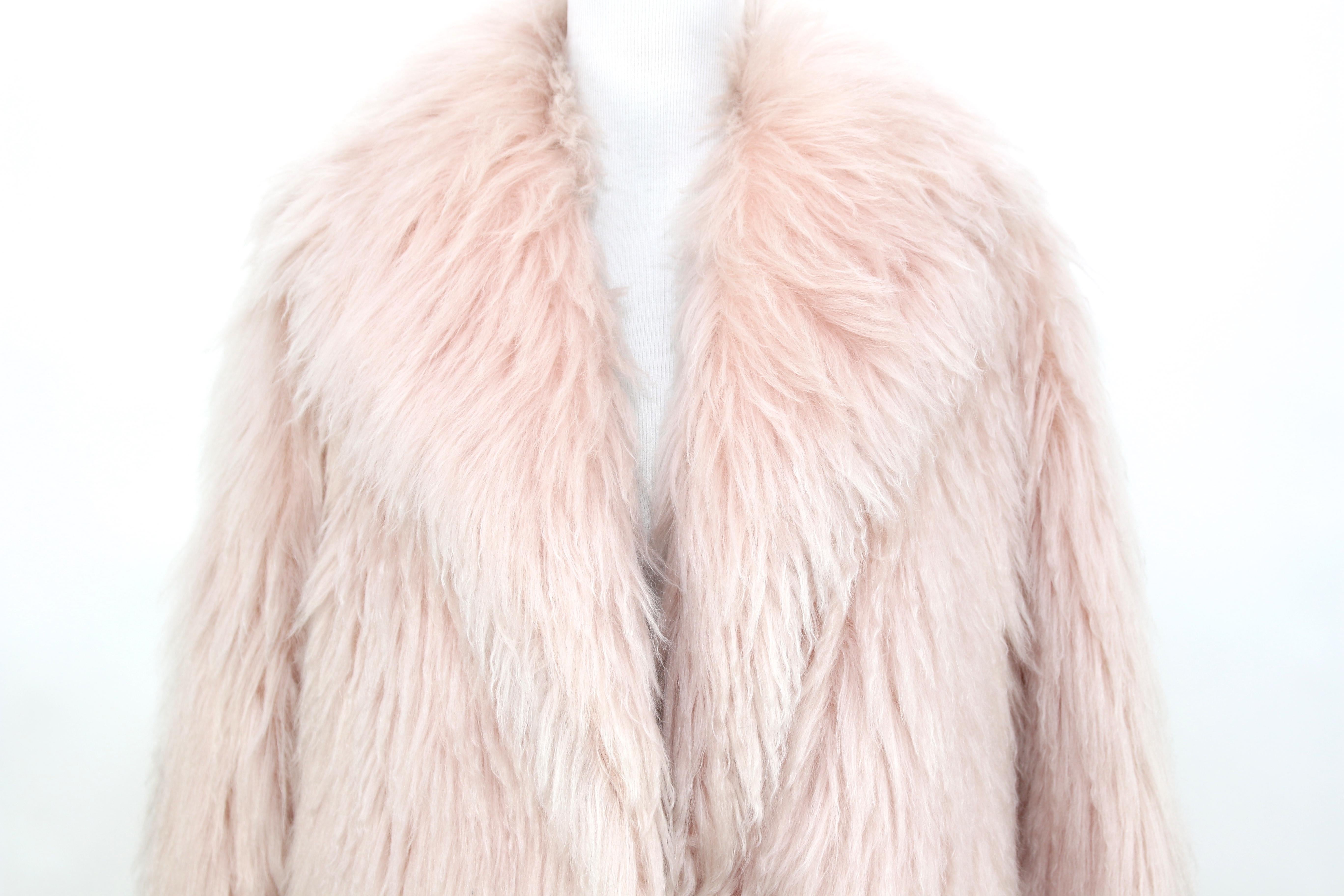 Pelush Light Rose Pink Mohair Coat With Revere' Collar - 1/Small In New Condition For Sale In Greenwich, CT