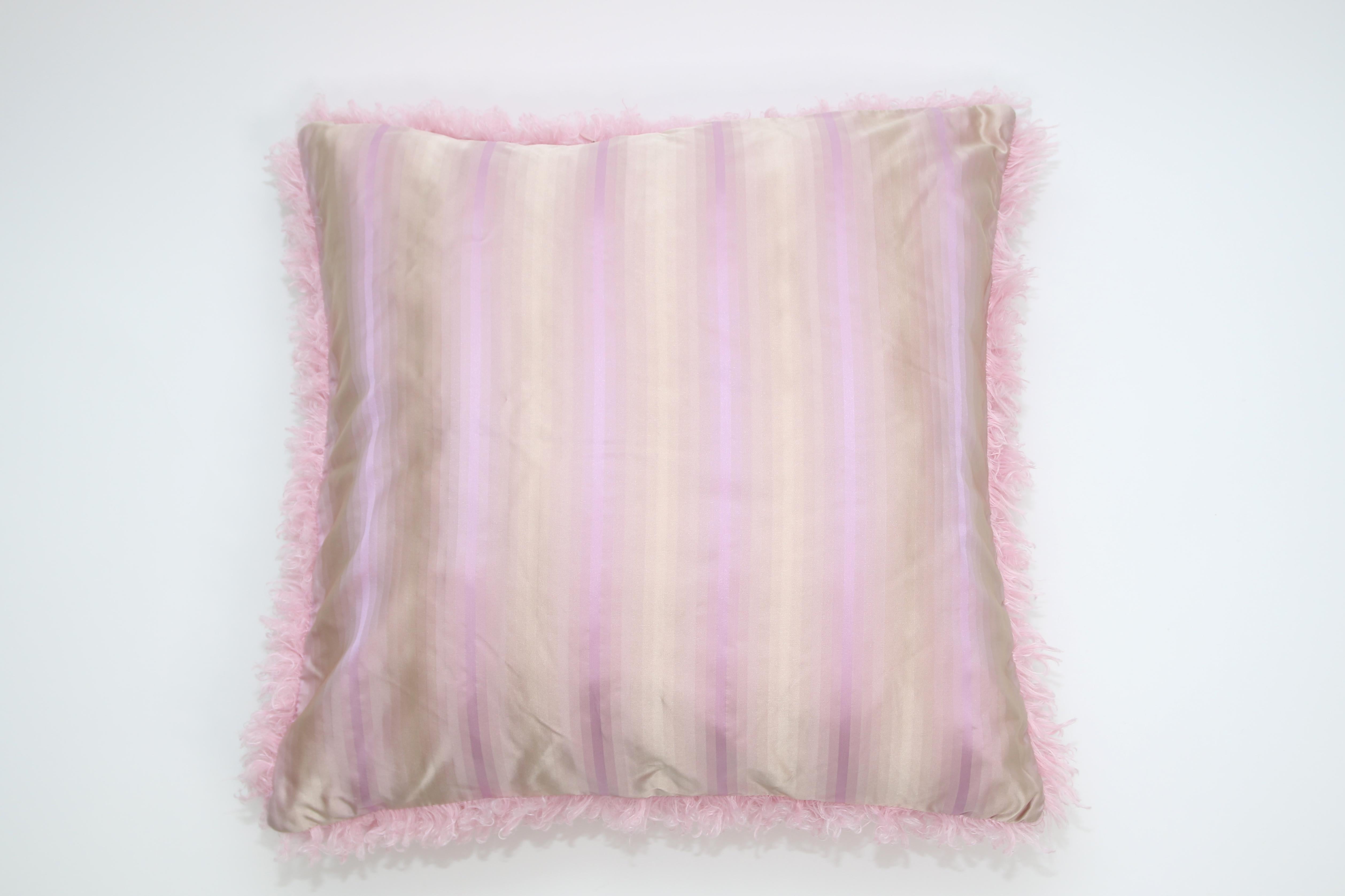 Pelush Pink Poodle Faux Fur Throw Pillows - Cotton Candy Large Pillow Set Pair  In New Condition For Sale In Greenwich, CT
