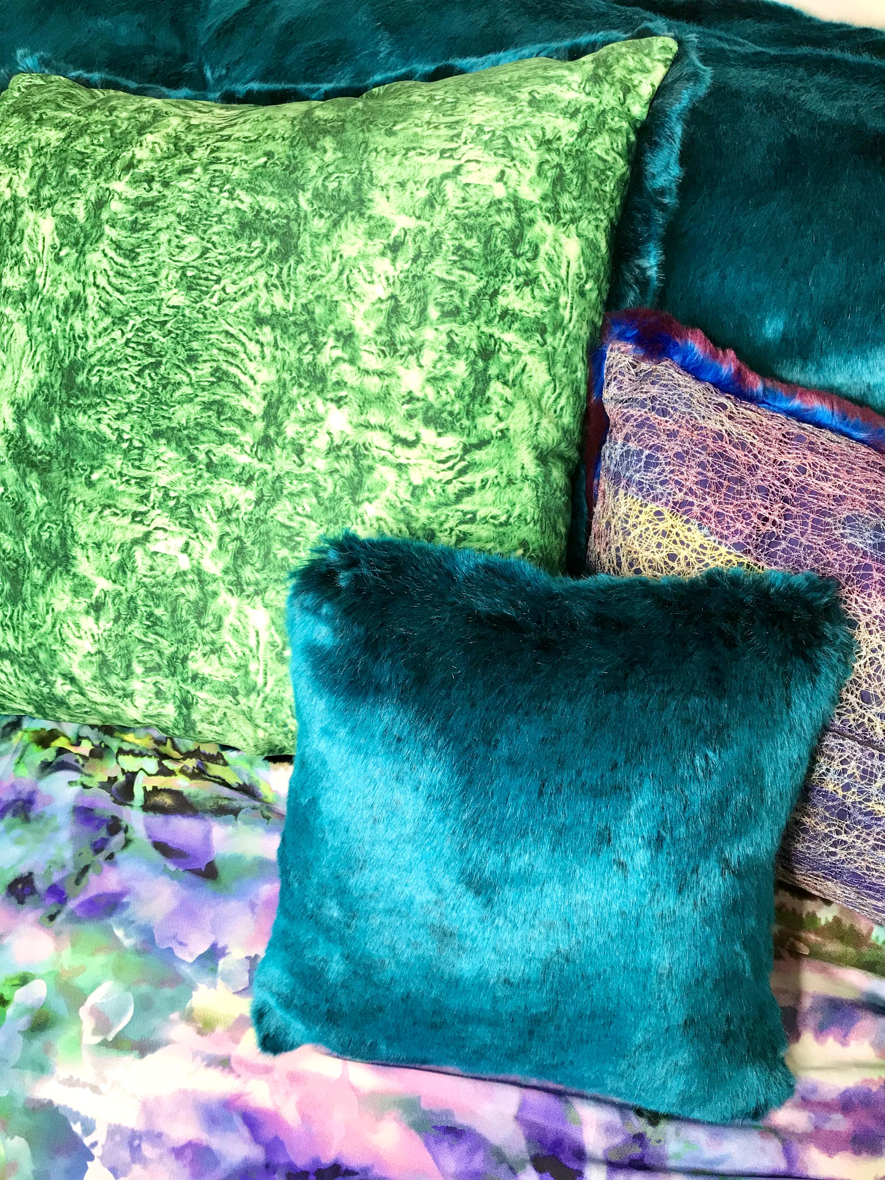 Women's or Men's Pelush Teal Chinchilla Faux Fur Large Throw Pillow Set - Pillow Set Pair  For Sale