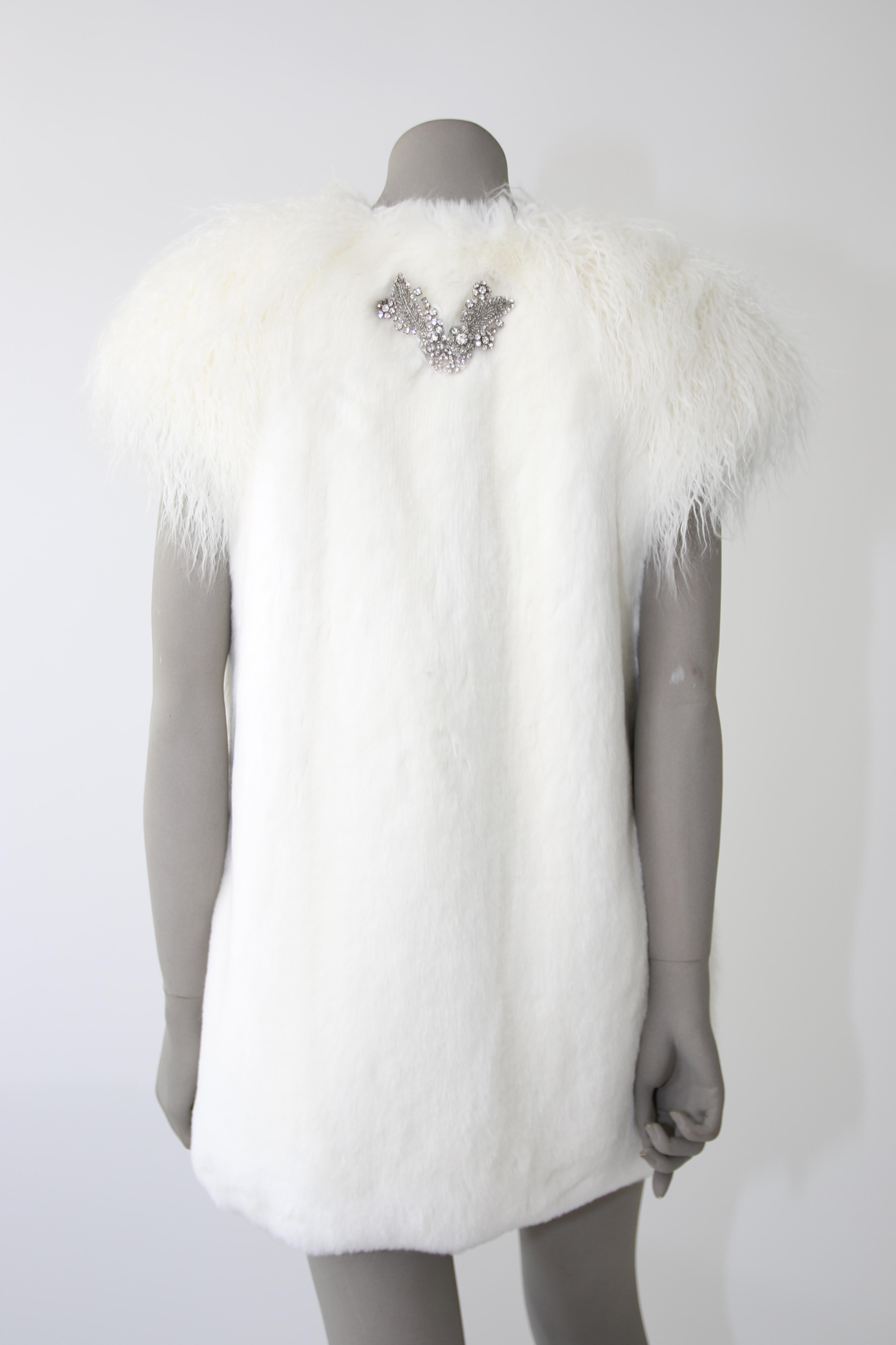 Pelush White Faux Fur Mink Vest with Details - One Size S/M For Sale 4