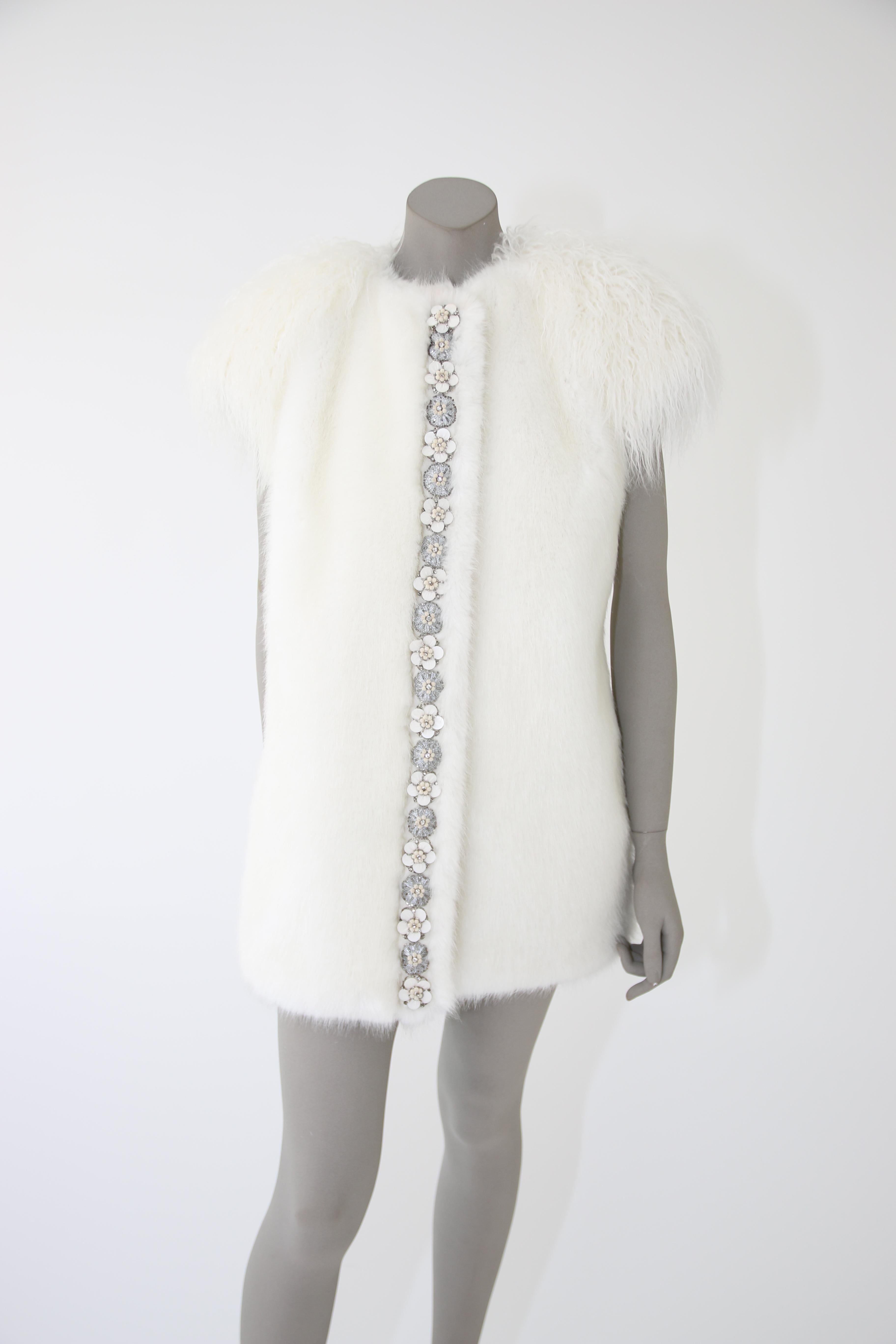 Women's Pelush White Faux Fur Mink Vest with Details - One Size S/M For Sale